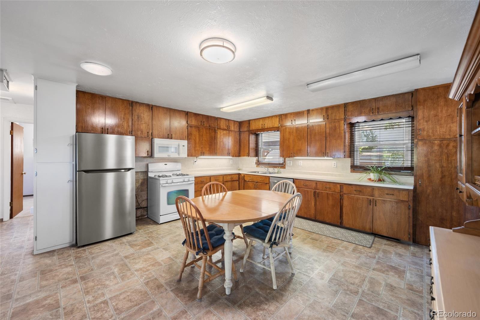 MLS Image #12 for 2515 e san miguel street,colorado springs, Colorado
