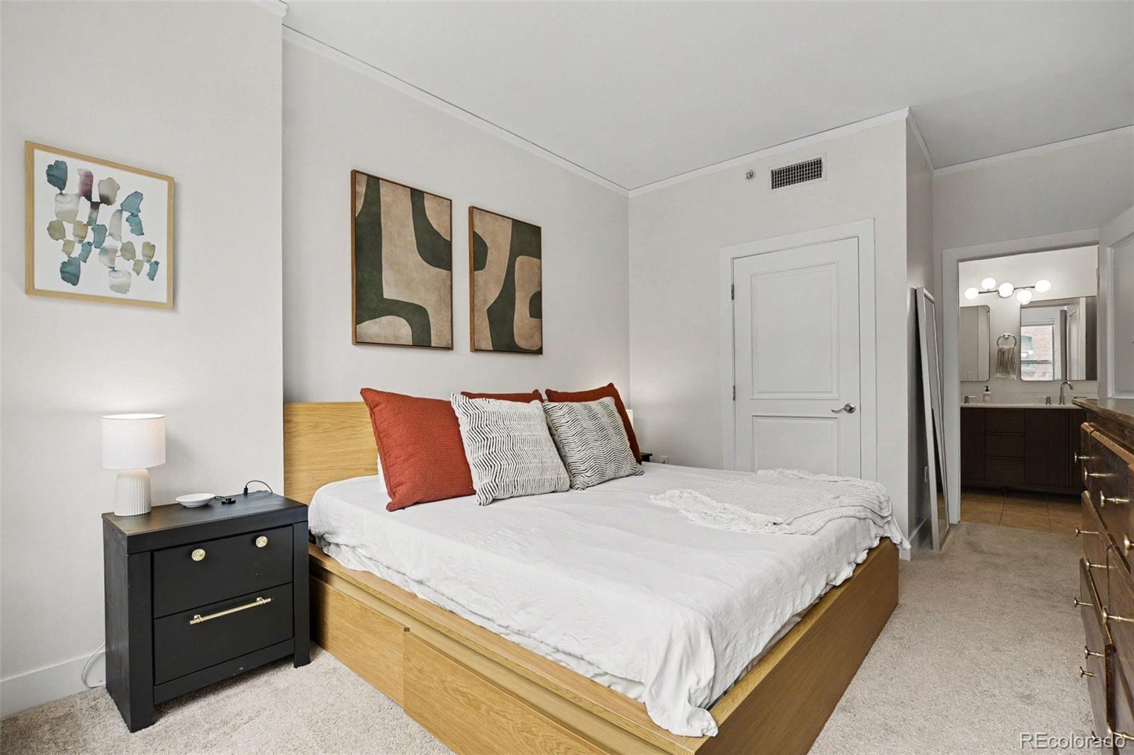 MLS Image #13 for 1975 n grant street 311,denver, Colorado