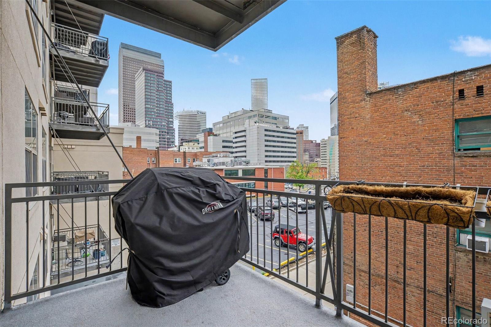 MLS Image #19 for 1975 n grant street 311,denver, Colorado