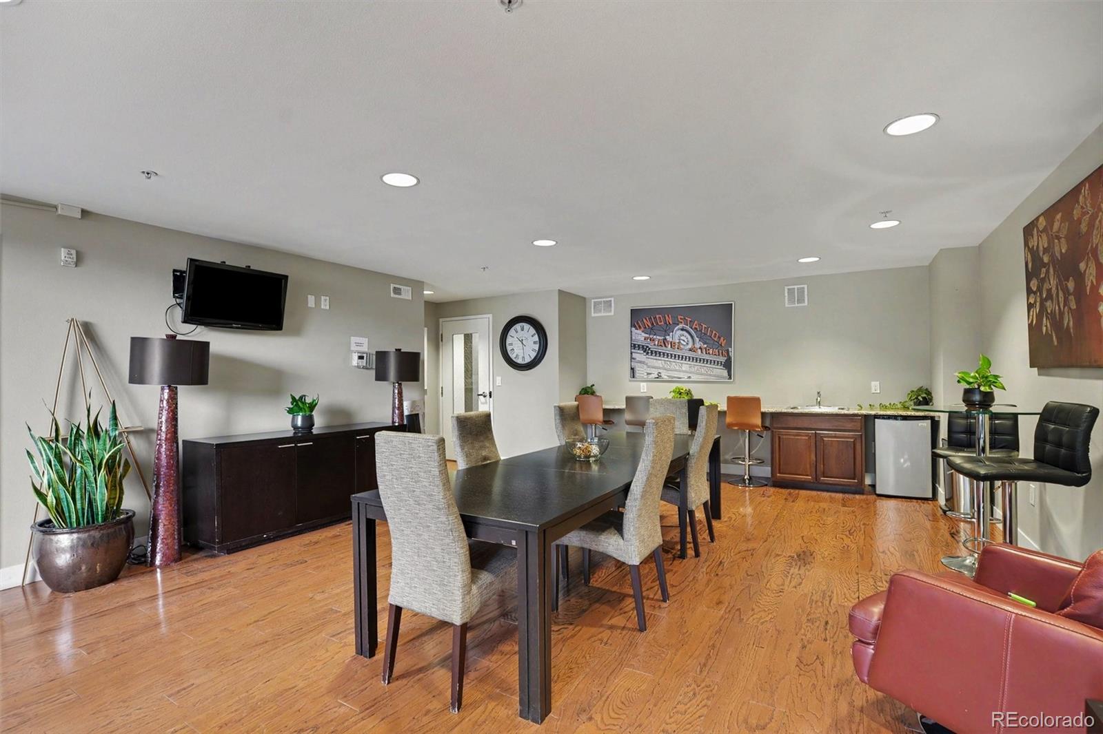 MLS Image #21 for 1975 n grant street 311,denver, Colorado