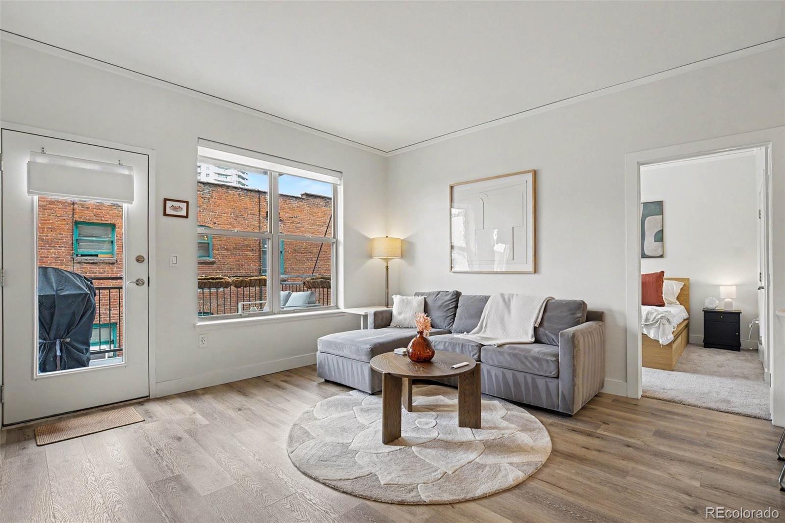 MLS Image #3 for 1975 n grant street 311,denver, Colorado