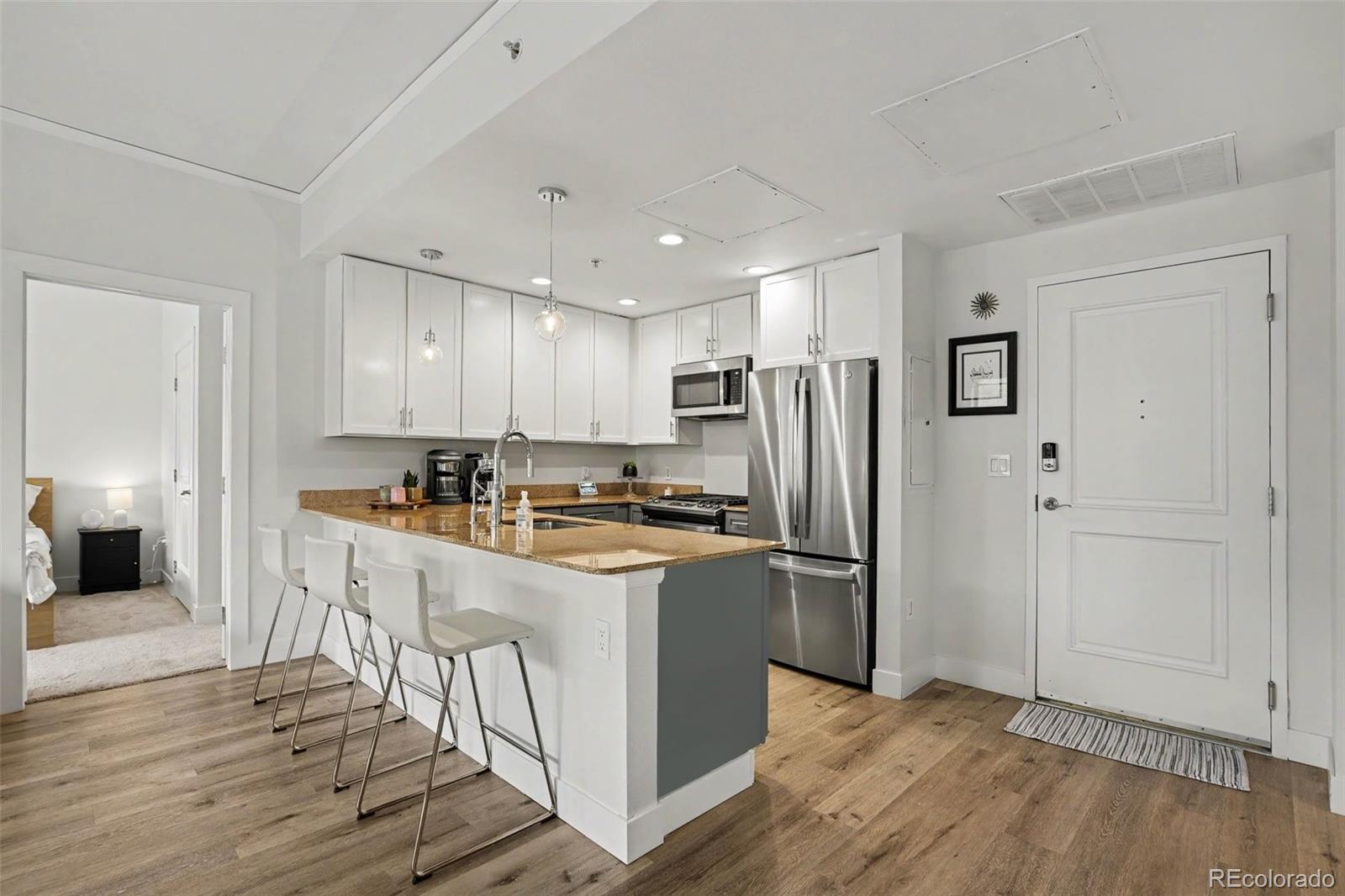 MLS Image #5 for 1975 n grant street 311,denver, Colorado
