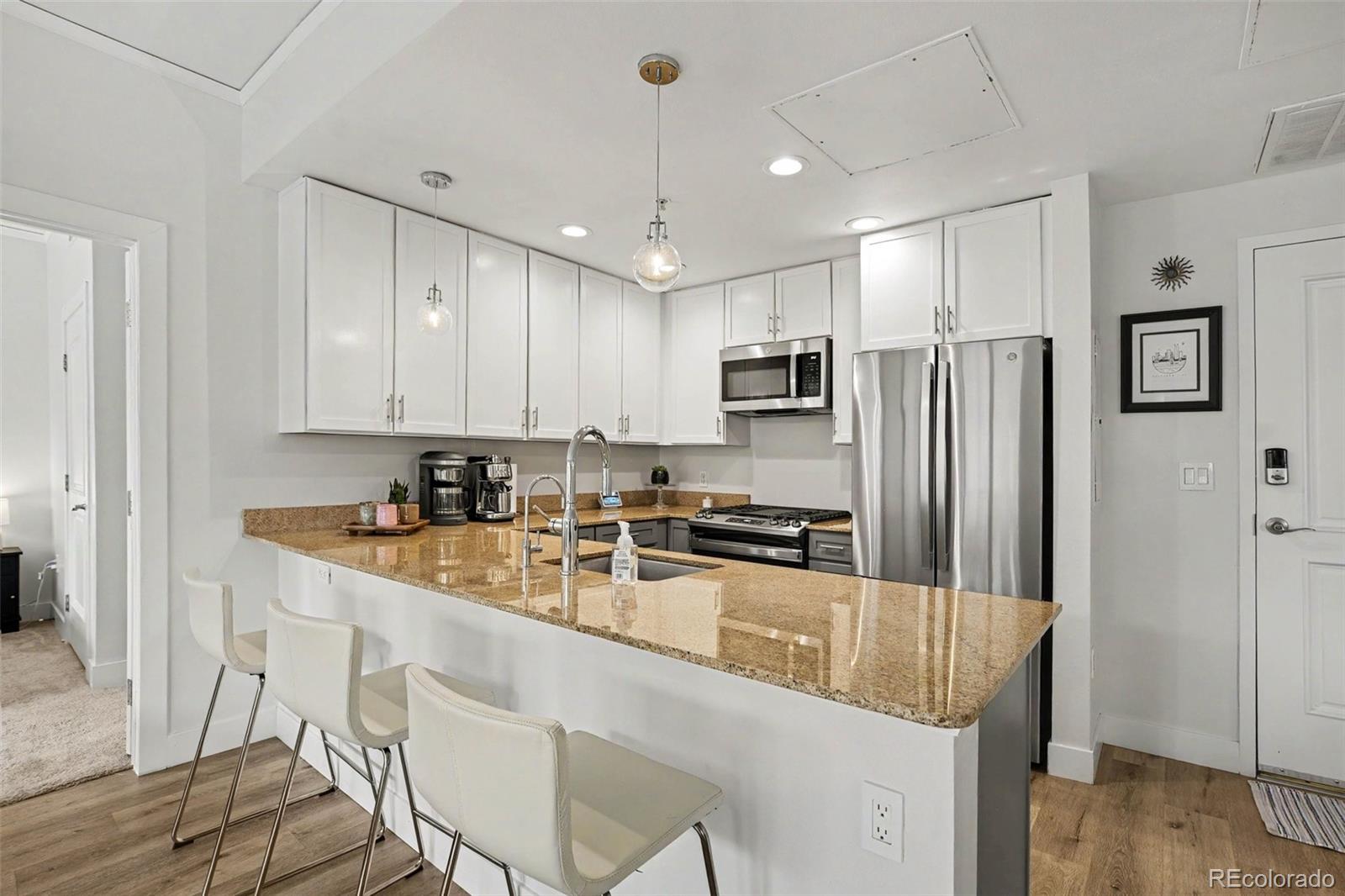 MLS Image #6 for 1975 n grant street 311,denver, Colorado