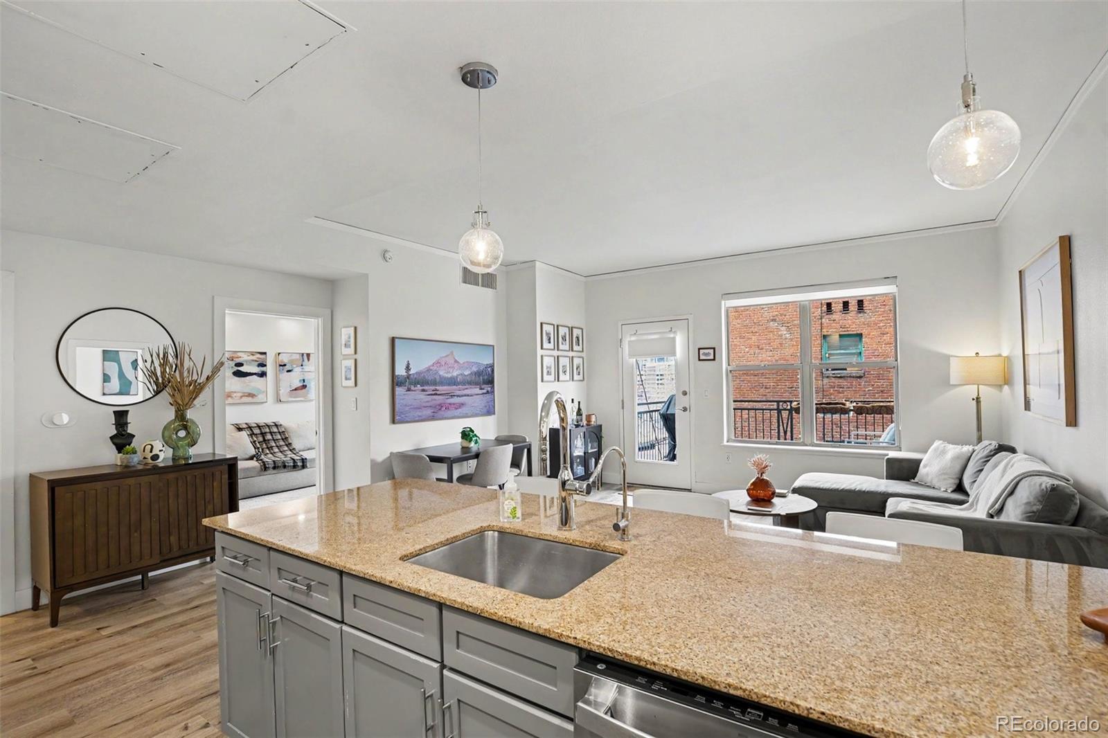 MLS Image #8 for 1975 n grant street 311,denver, Colorado