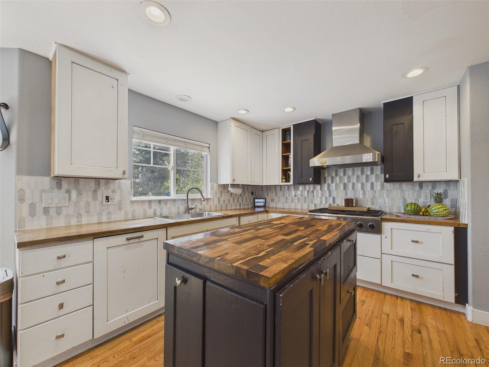 MLS Image #14 for 24734 e gunnison drive,aurora, Colorado