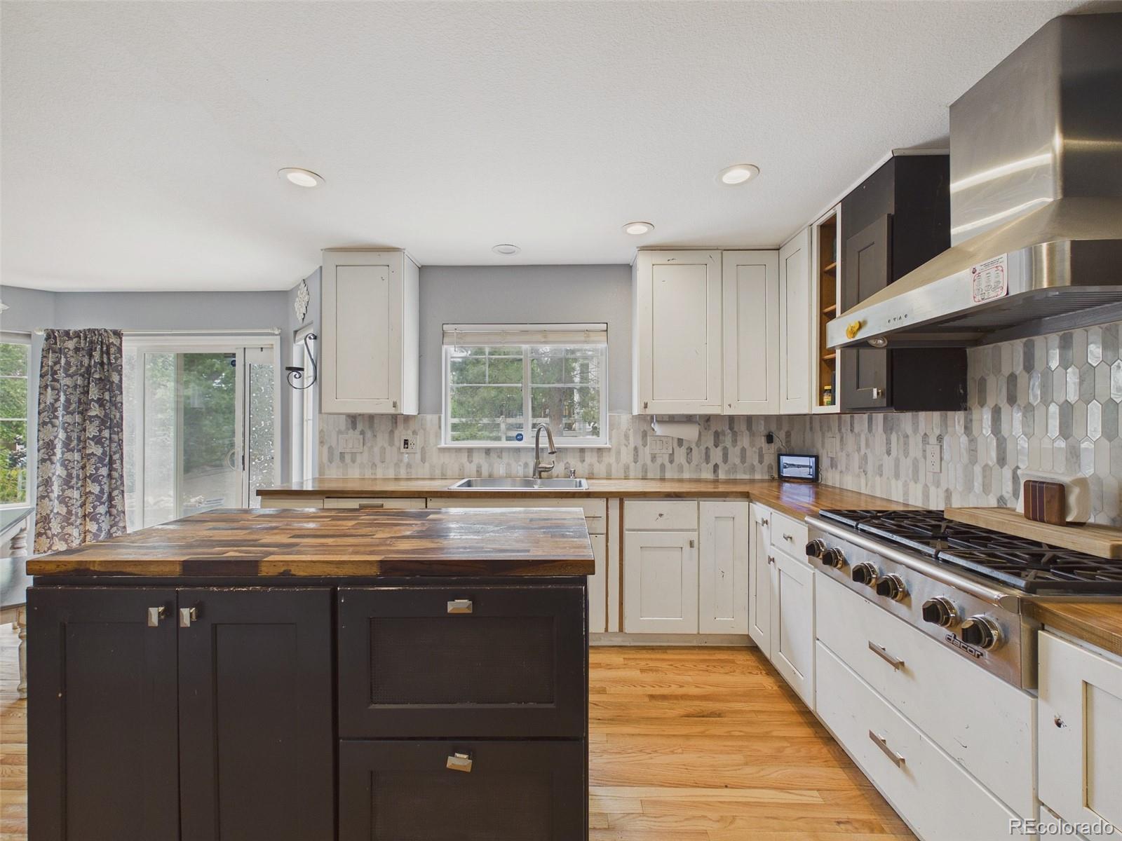MLS Image #17 for 24734 e gunnison drive,aurora, Colorado