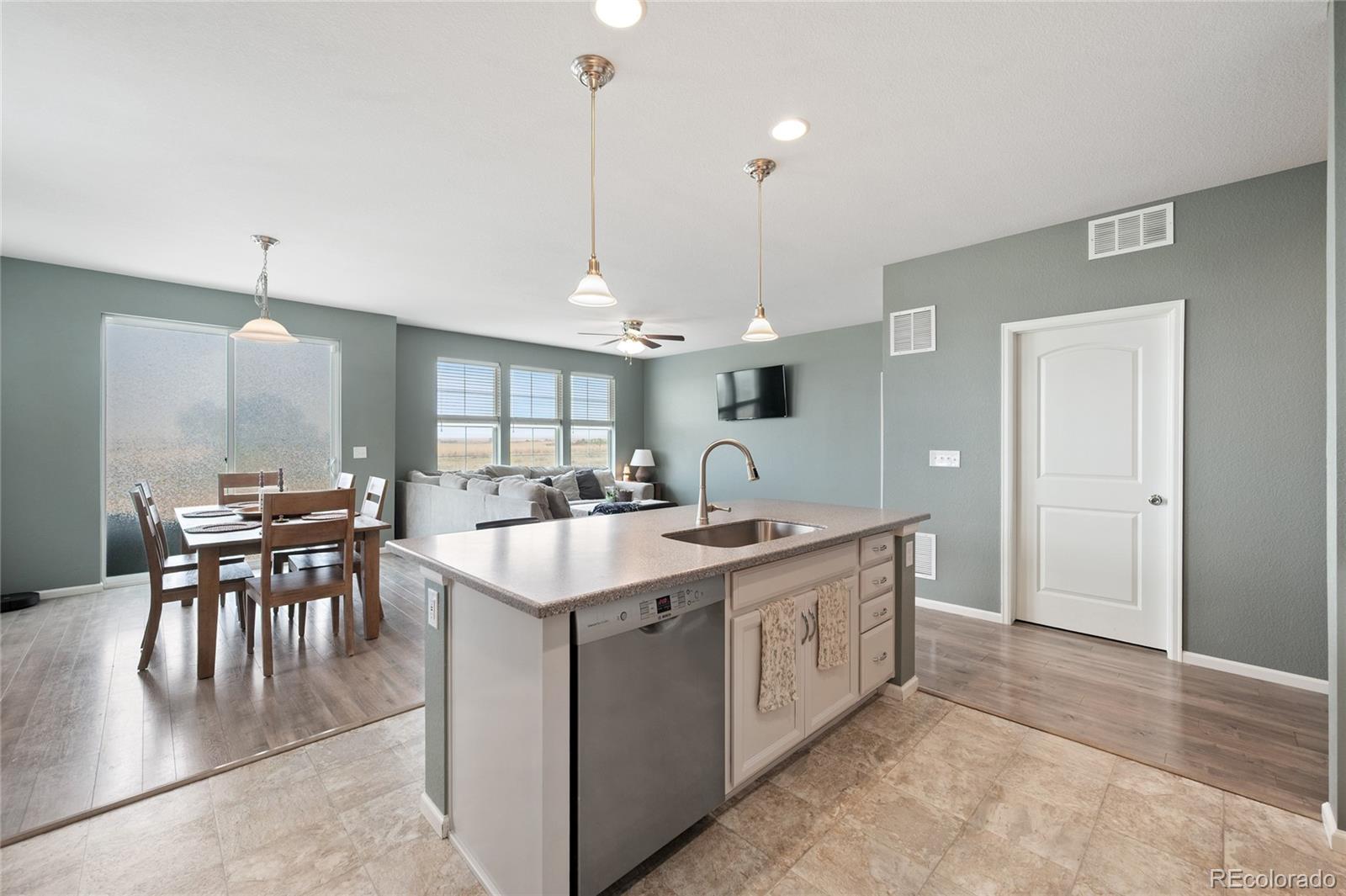 MLS Image #2 for 11002  unity lane,commerce city, Colorado