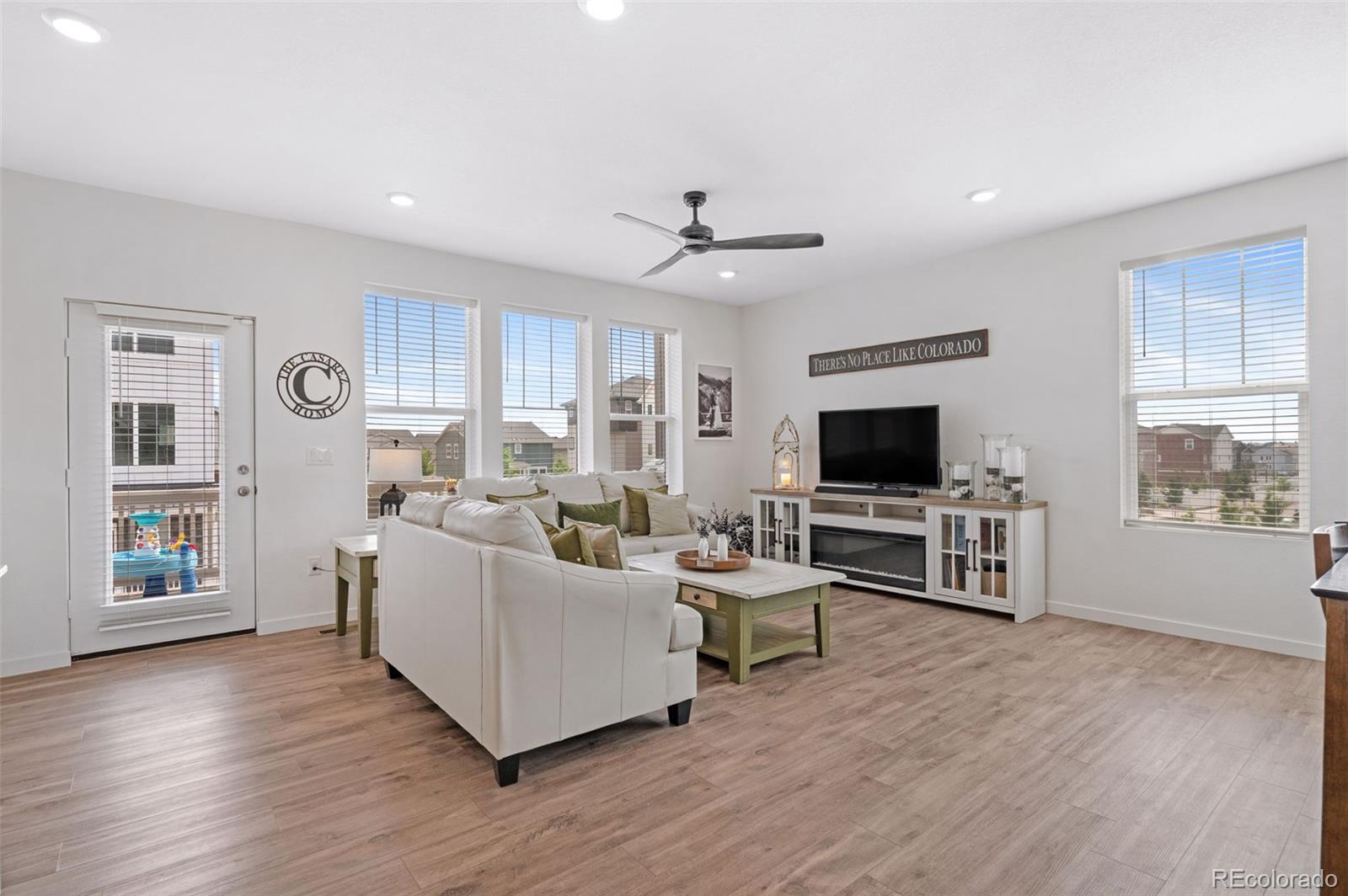 MLS Image #12 for 1982 s fultondale court,aurora, Colorado