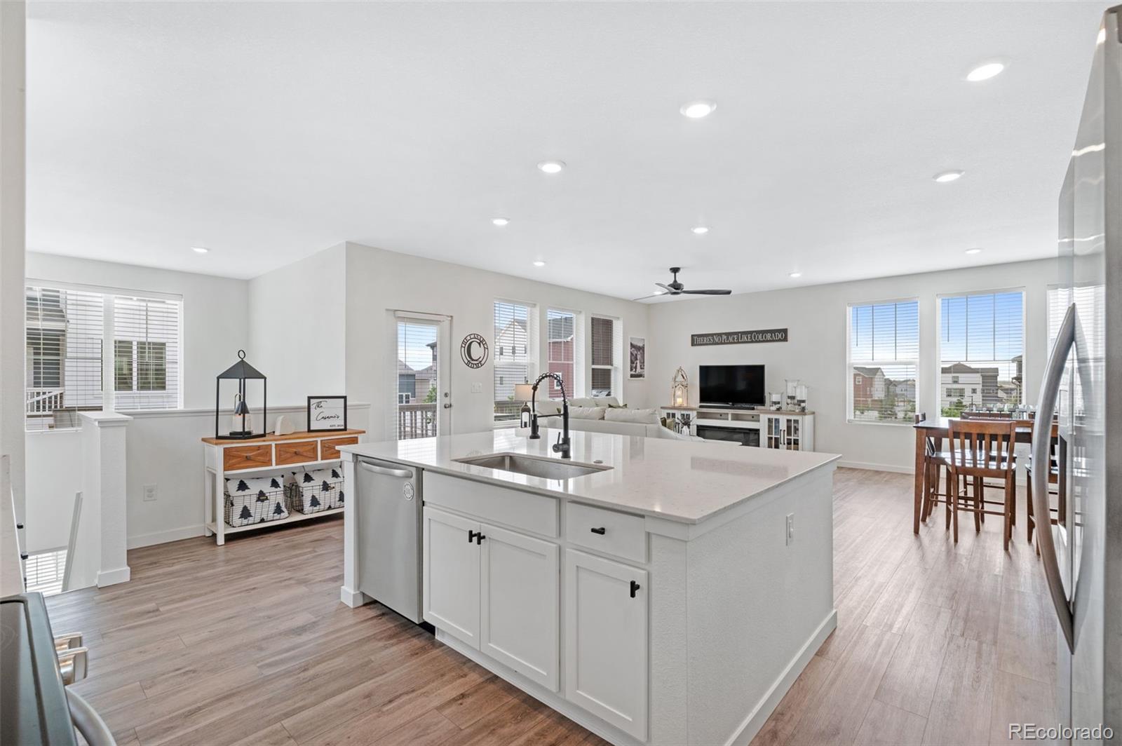 MLS Image #9 for 1982 s fultondale court,aurora, Colorado