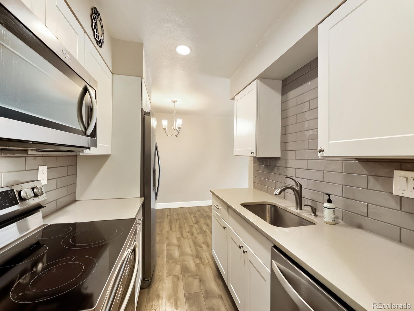 MLS Image #3 for 190 e highline circle 202,centennial, Colorado