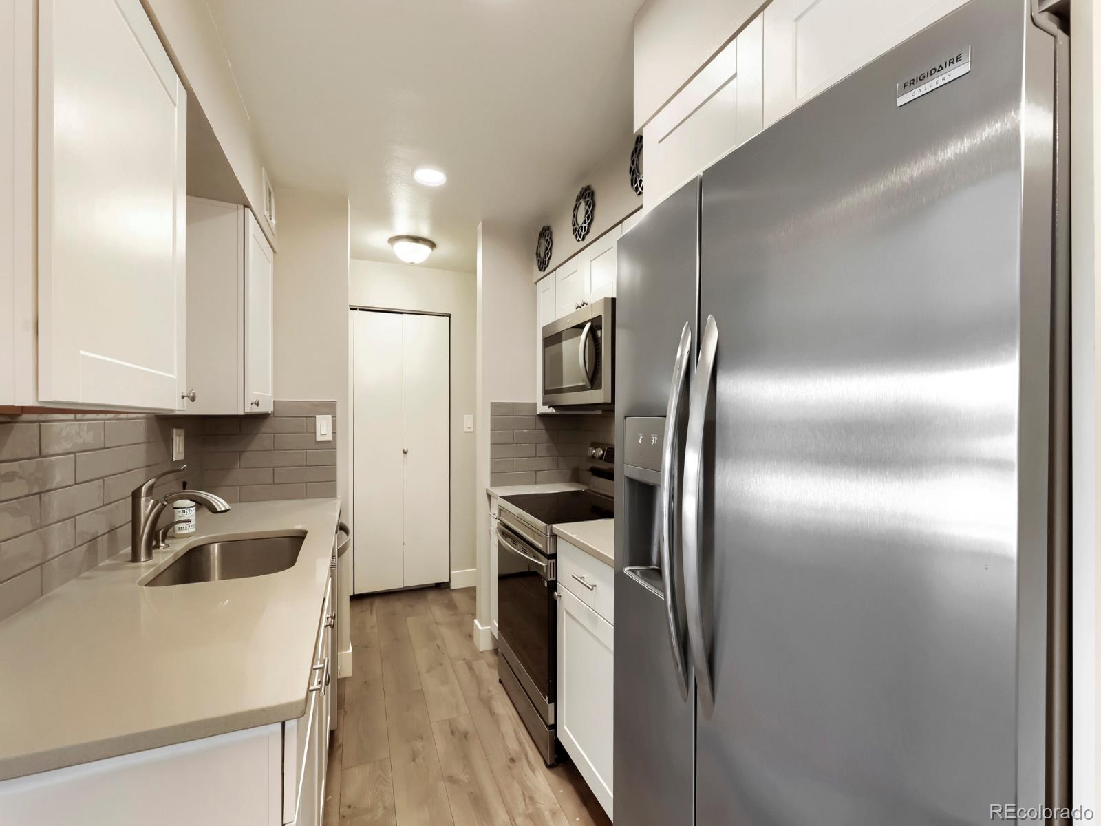 MLS Image #4 for 190 e highline circle 202,centennial, Colorado