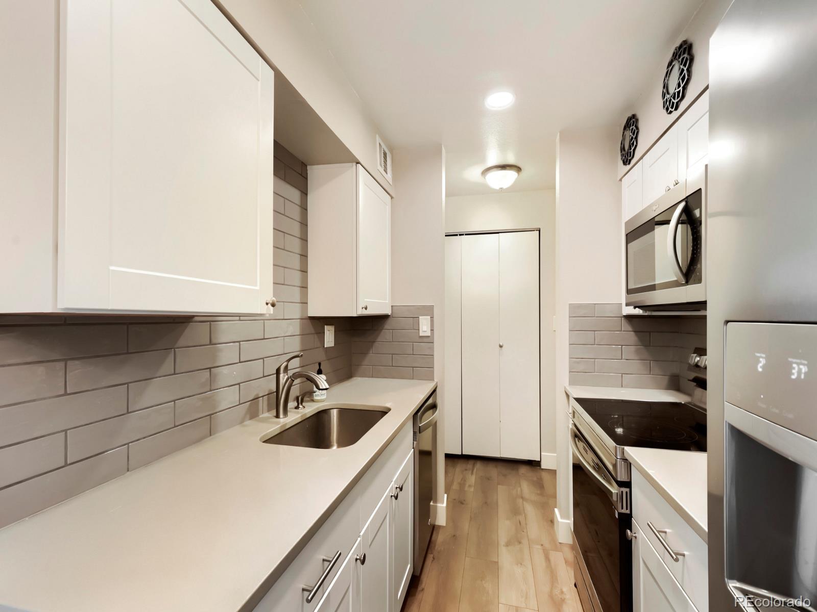 MLS Image #5 for 190 e highline circle 202,centennial, Colorado