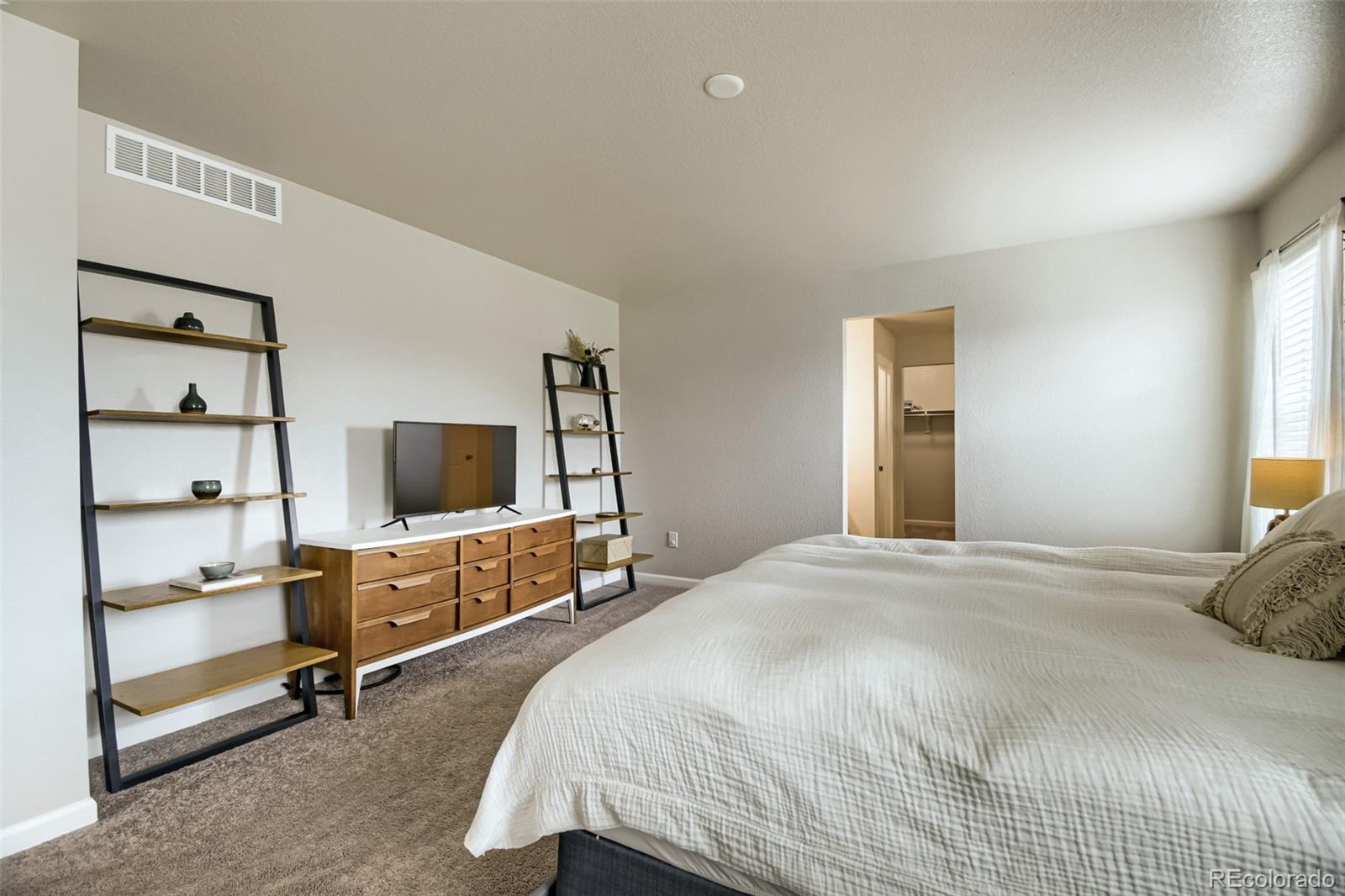 MLS Image #11 for 27104 e archer avenue,aurora, Colorado