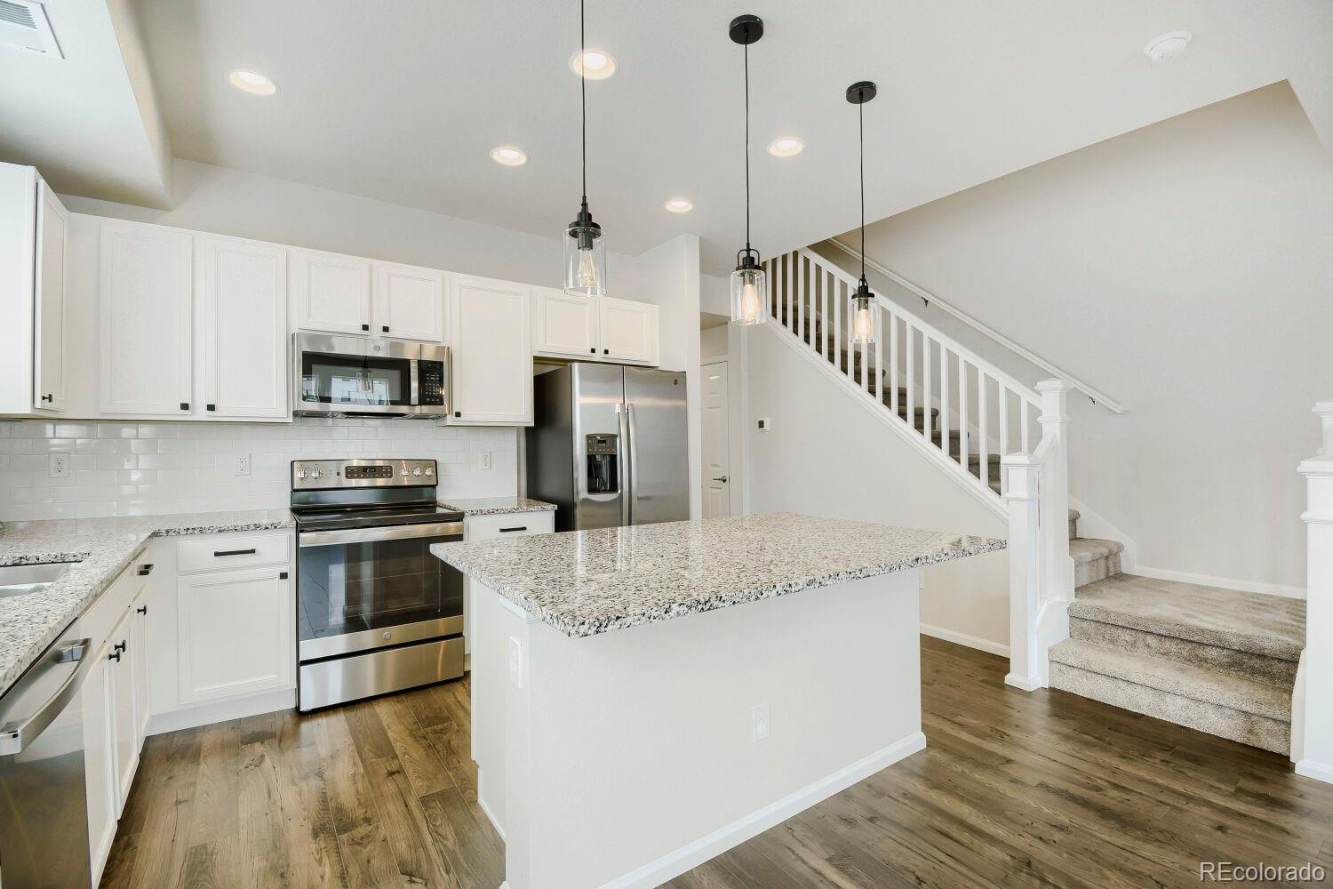 MLS Image #10 for 19007 e 64th avenue,denver, Colorado
