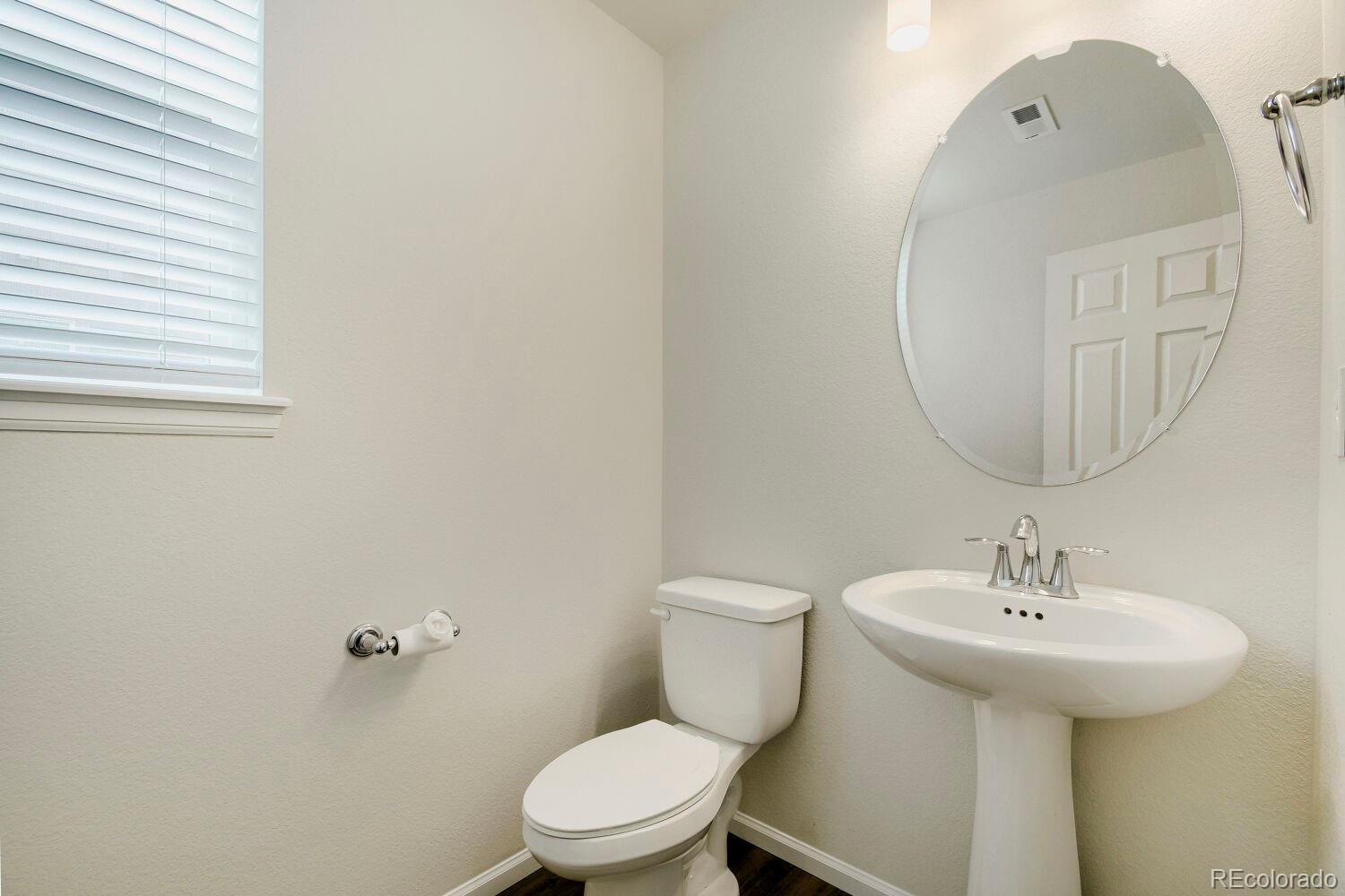 MLS Image #11 for 19007 e 64th avenue,denver, Colorado
