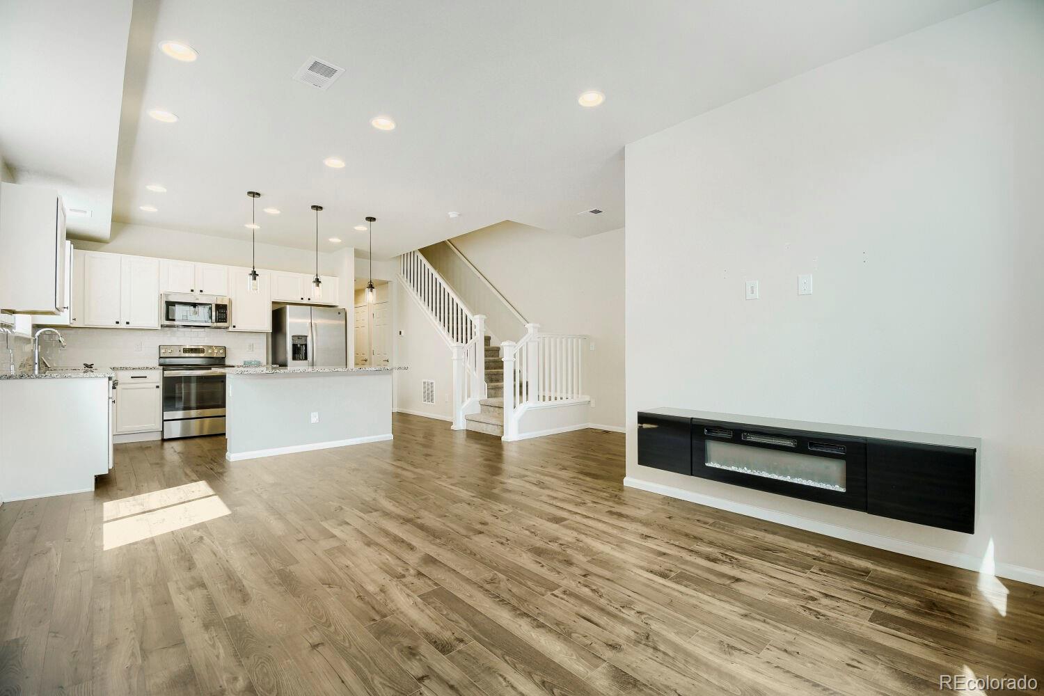 MLS Image #4 for 19007 e 64th avenue,denver, Colorado