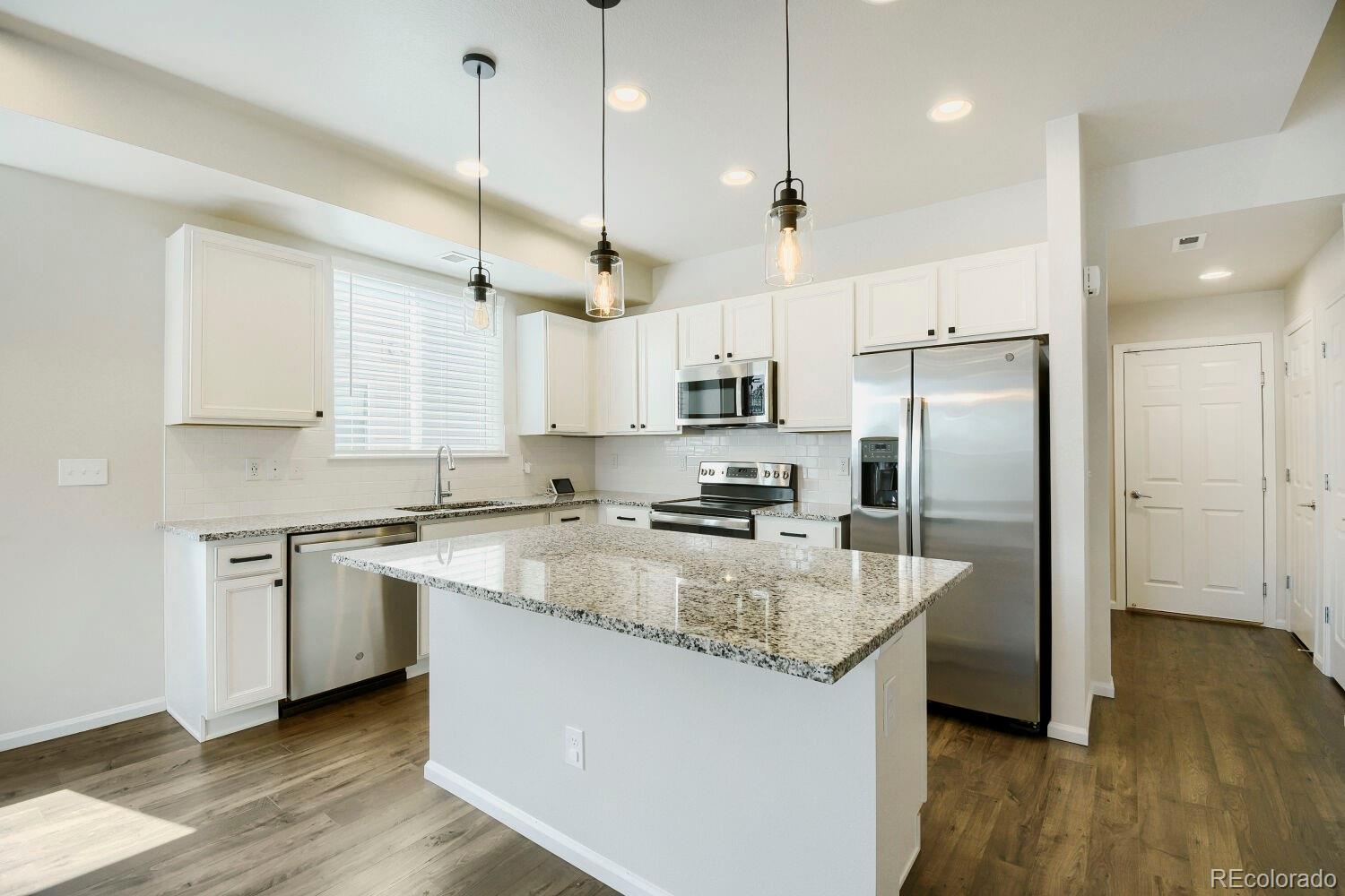 MLS Image #7 for 19007 e 64th avenue,denver, Colorado