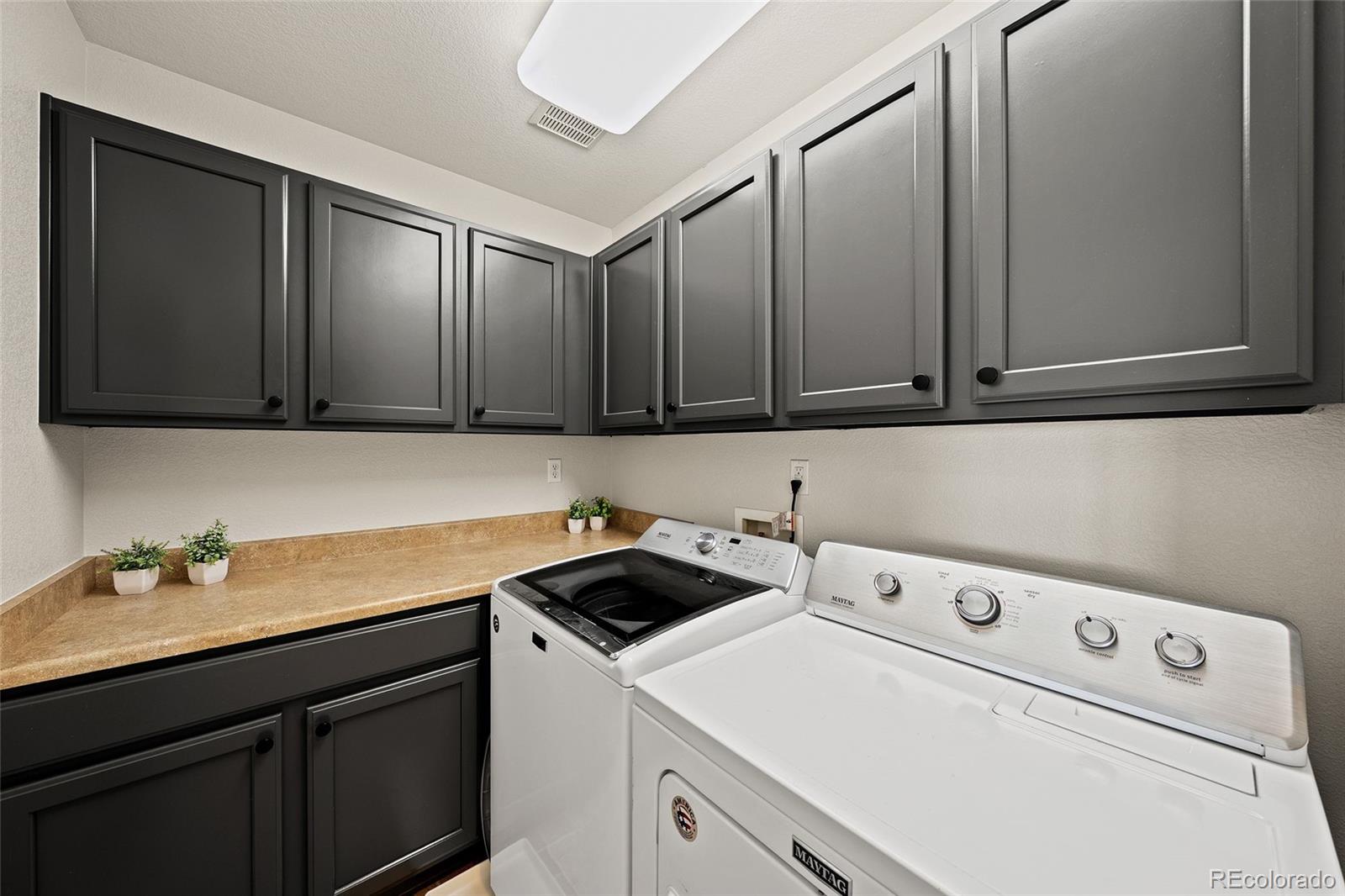 MLS Image #18 for 27173 e ontario place,aurora, Colorado