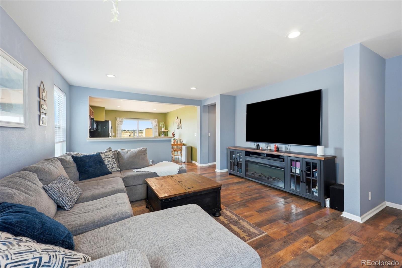 MLS Image #4 for 923  stagecoach avenue,brighton, Colorado