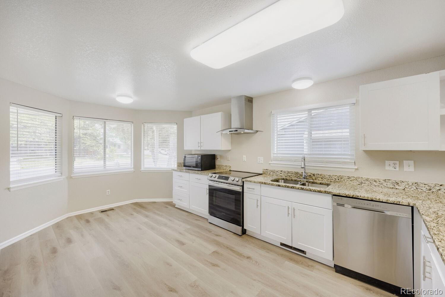 MLS Image #6 for 11755  glencoe street,denver, Colorado