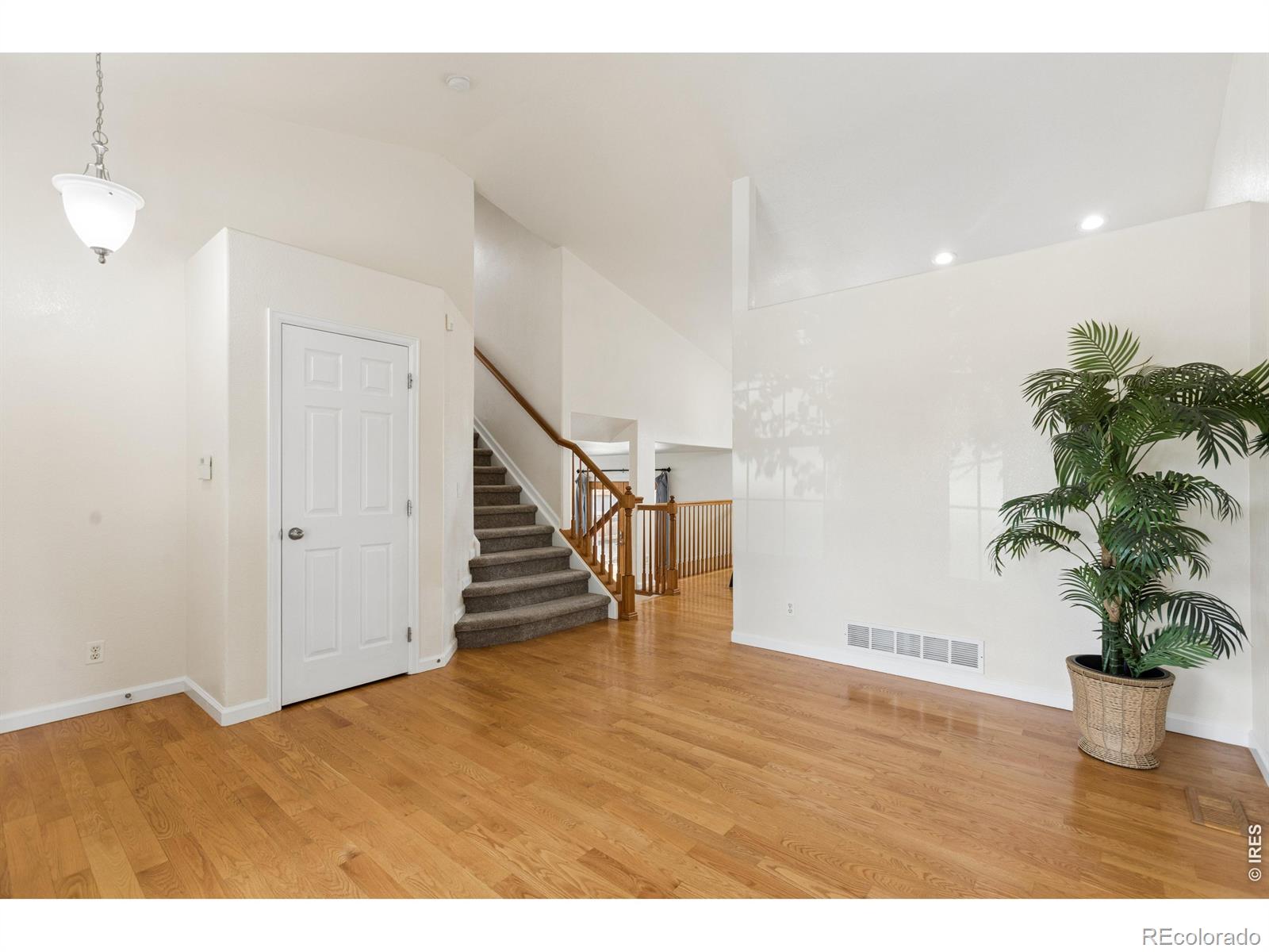 MLS Image #3 for 12582  dale court,broomfield, Colorado