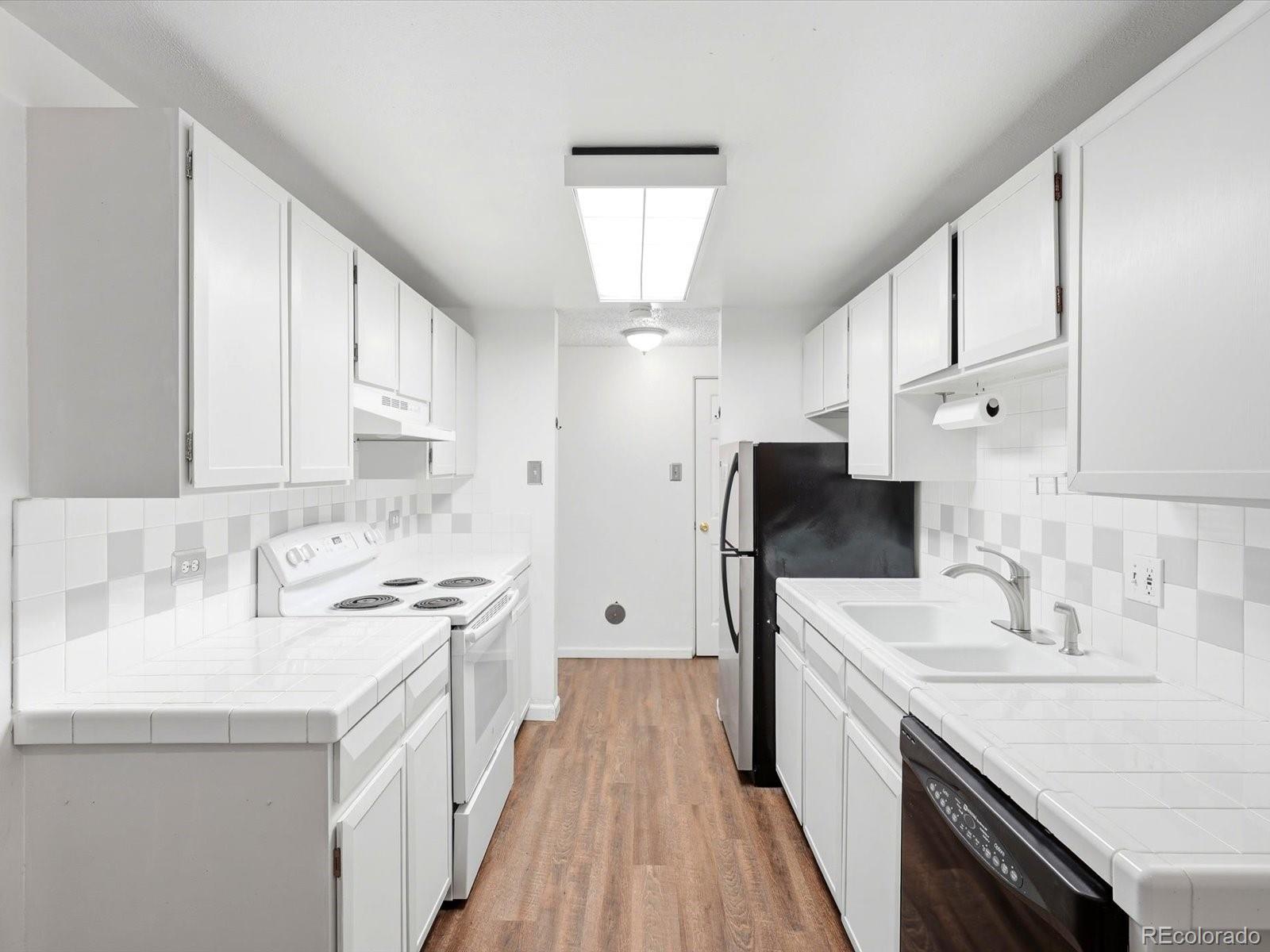 MLS Image #7 for 701 n pearl street,denver, Colorado