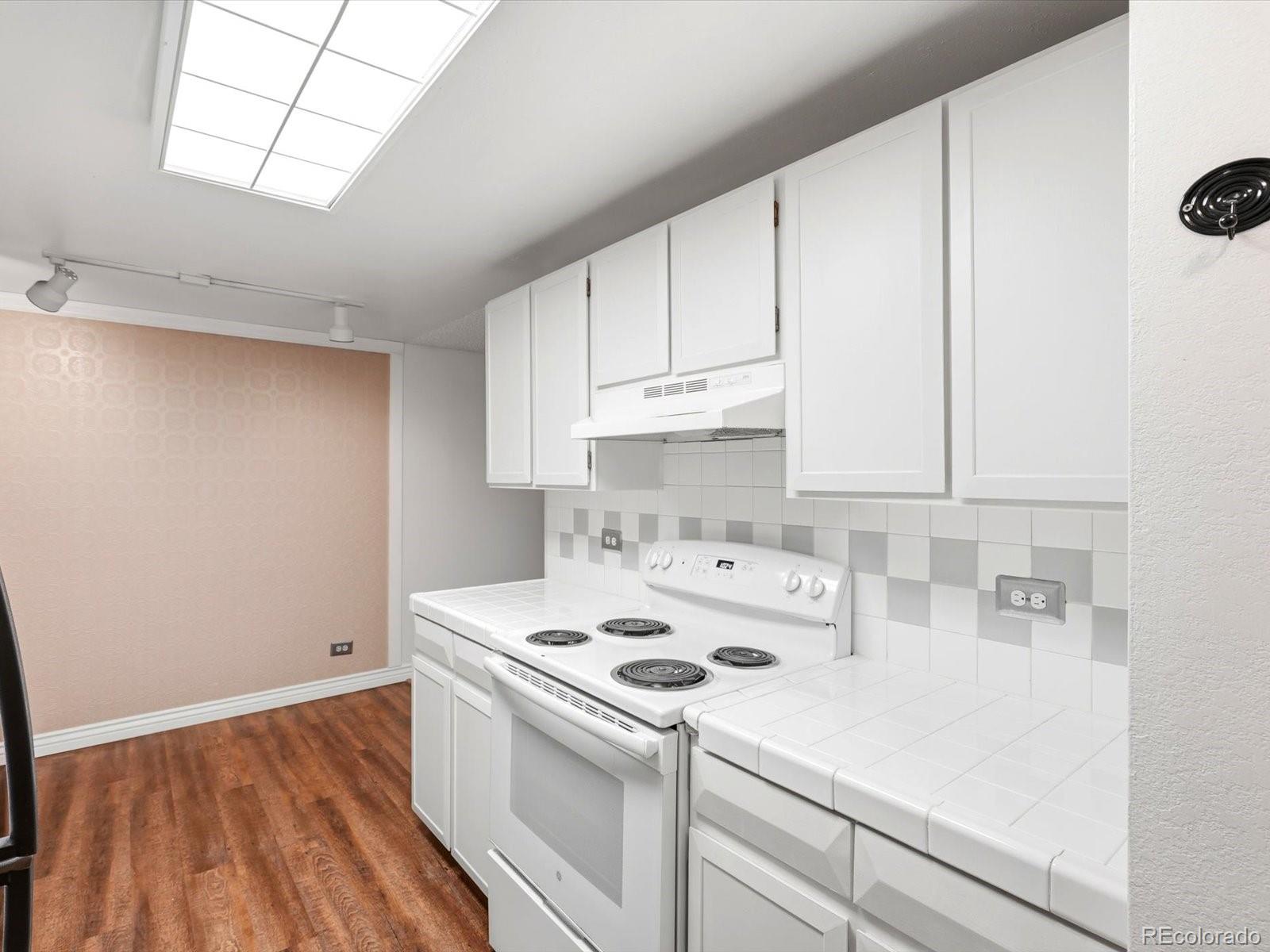 MLS Image #9 for 701 n pearl street,denver, Colorado