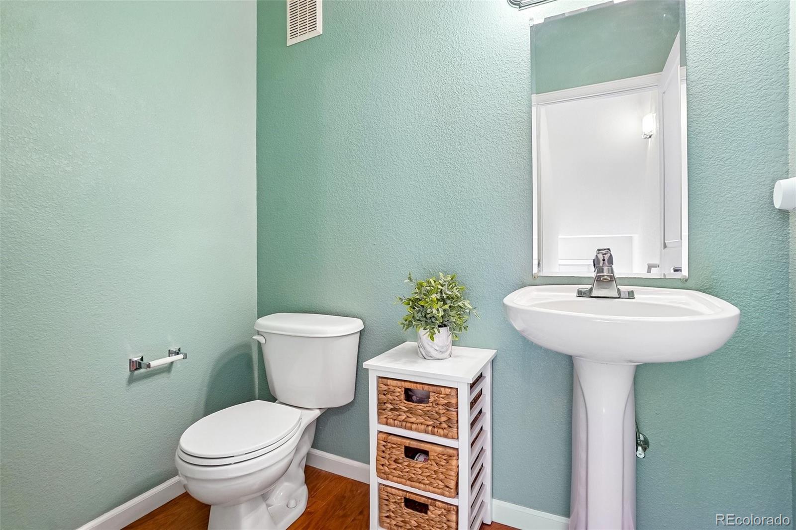 MLS Image #12 for 84  spruce street,denver, Colorado