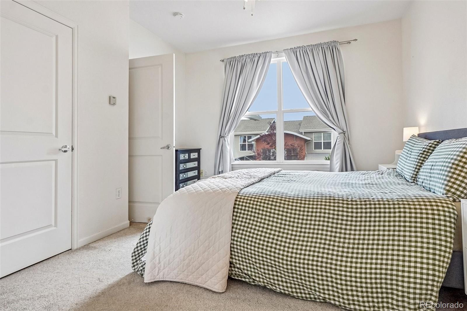 MLS Image #18 for 84  spruce street,denver, Colorado