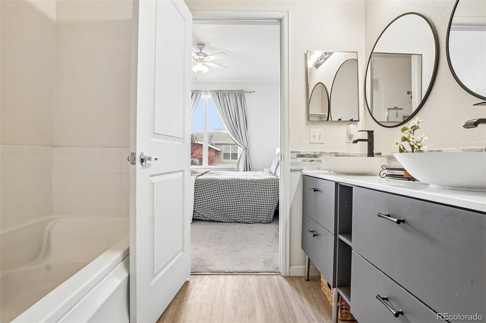 MLS Image #19 for 84  spruce street,denver, Colorado