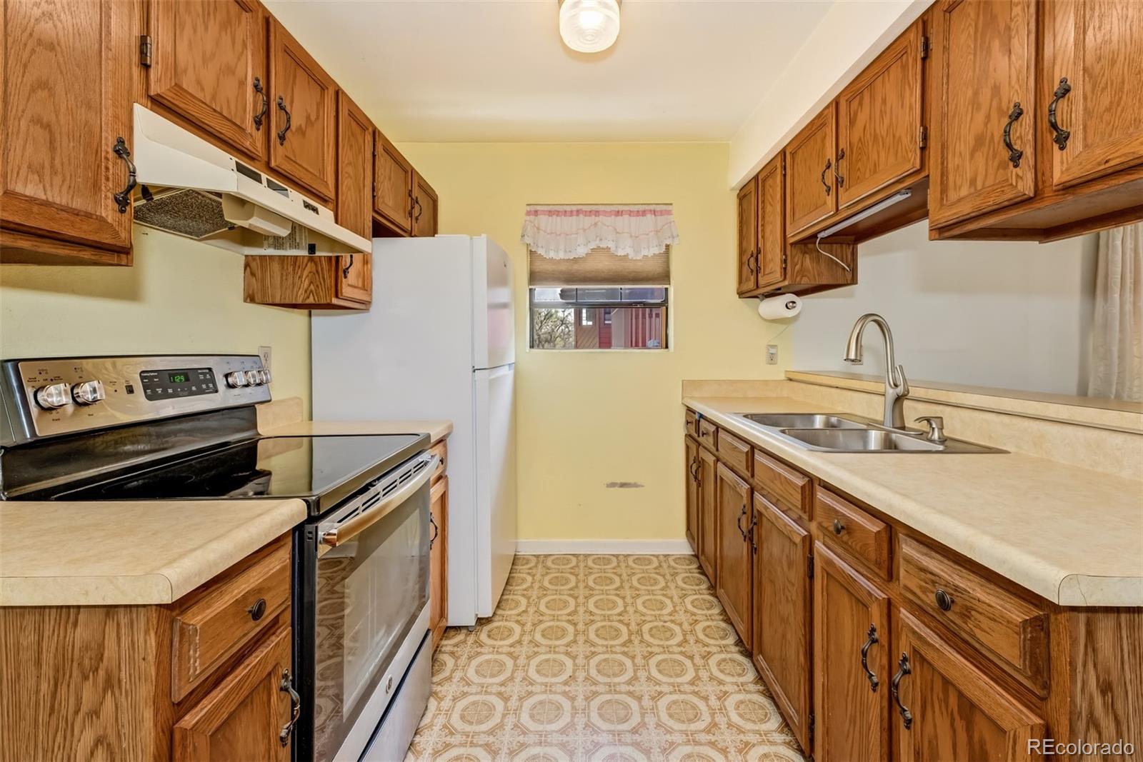MLS Image #9 for 2440  palmer park boulevard,colorado springs, Colorado