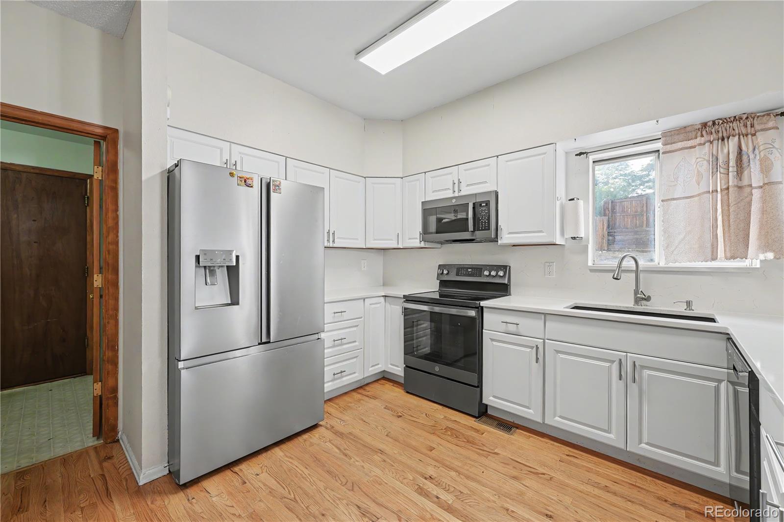 MLS Image #14 for 3843 w temple place,denver, Colorado