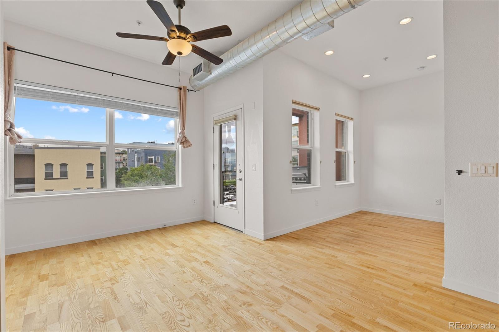 MLS Image #9 for 1555  central street,denver, Colorado