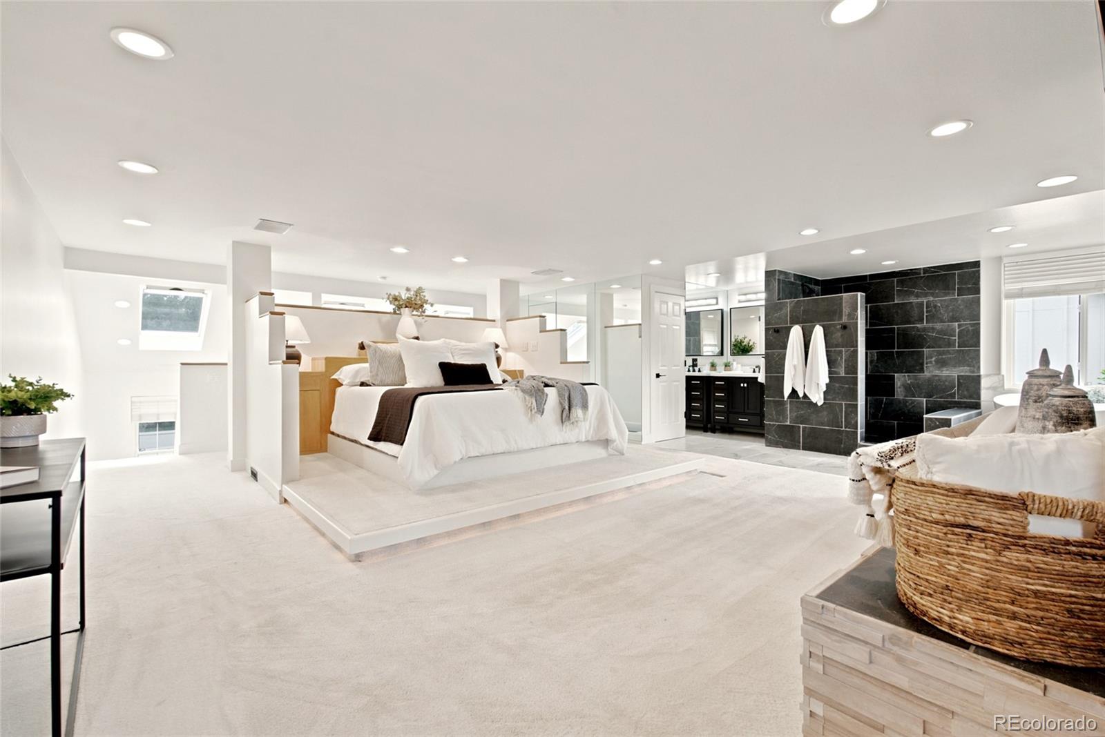 MLS Image #14 for 7572 s rosemary circle,englewood, Colorado
