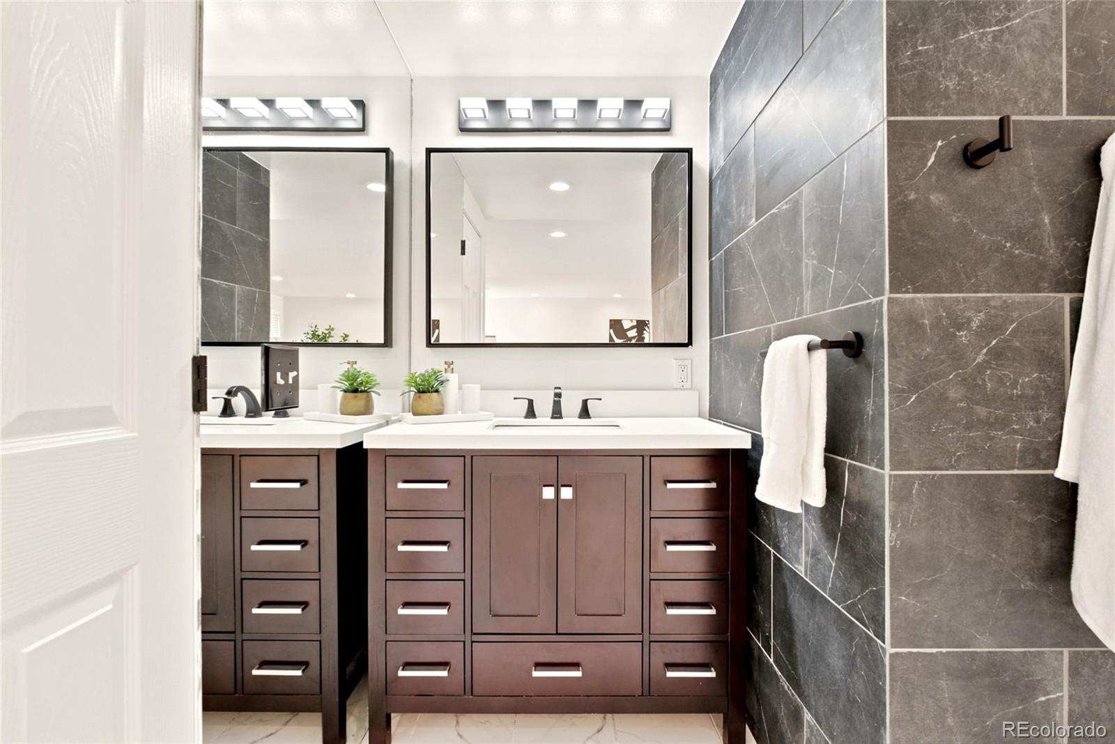 MLS Image #19 for 7572 s rosemary circle,englewood, Colorado