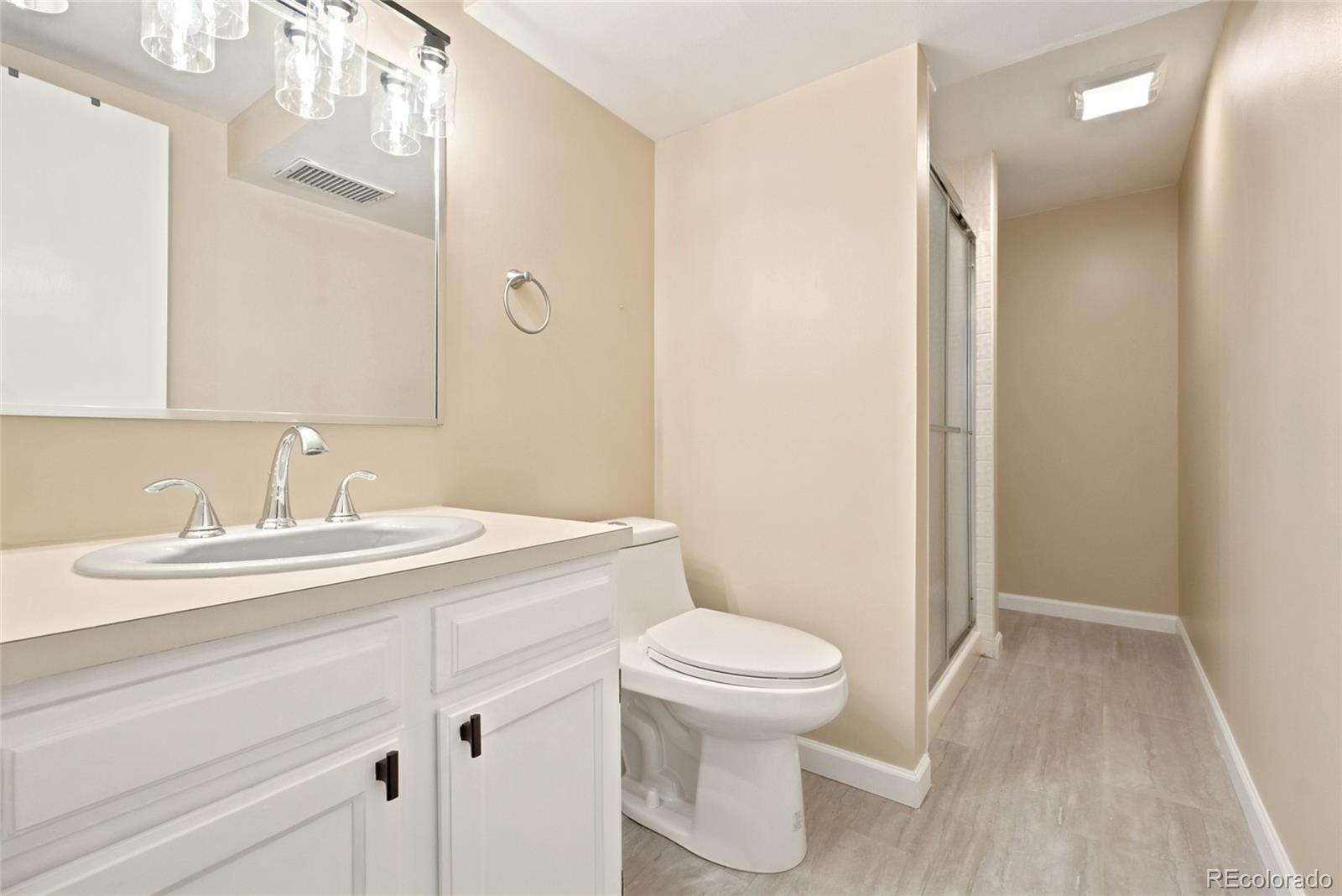 MLS Image #28 for 7572 s rosemary circle,englewood, Colorado