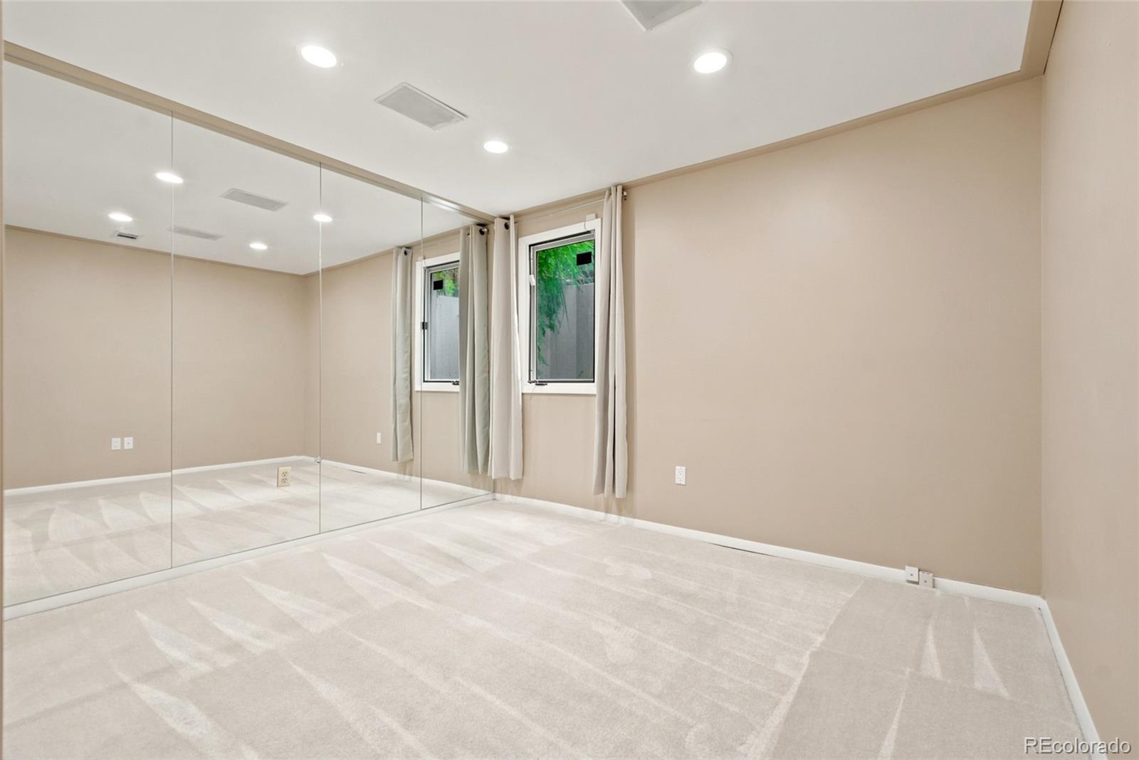MLS Image #33 for 7572 s rosemary circle,englewood, Colorado