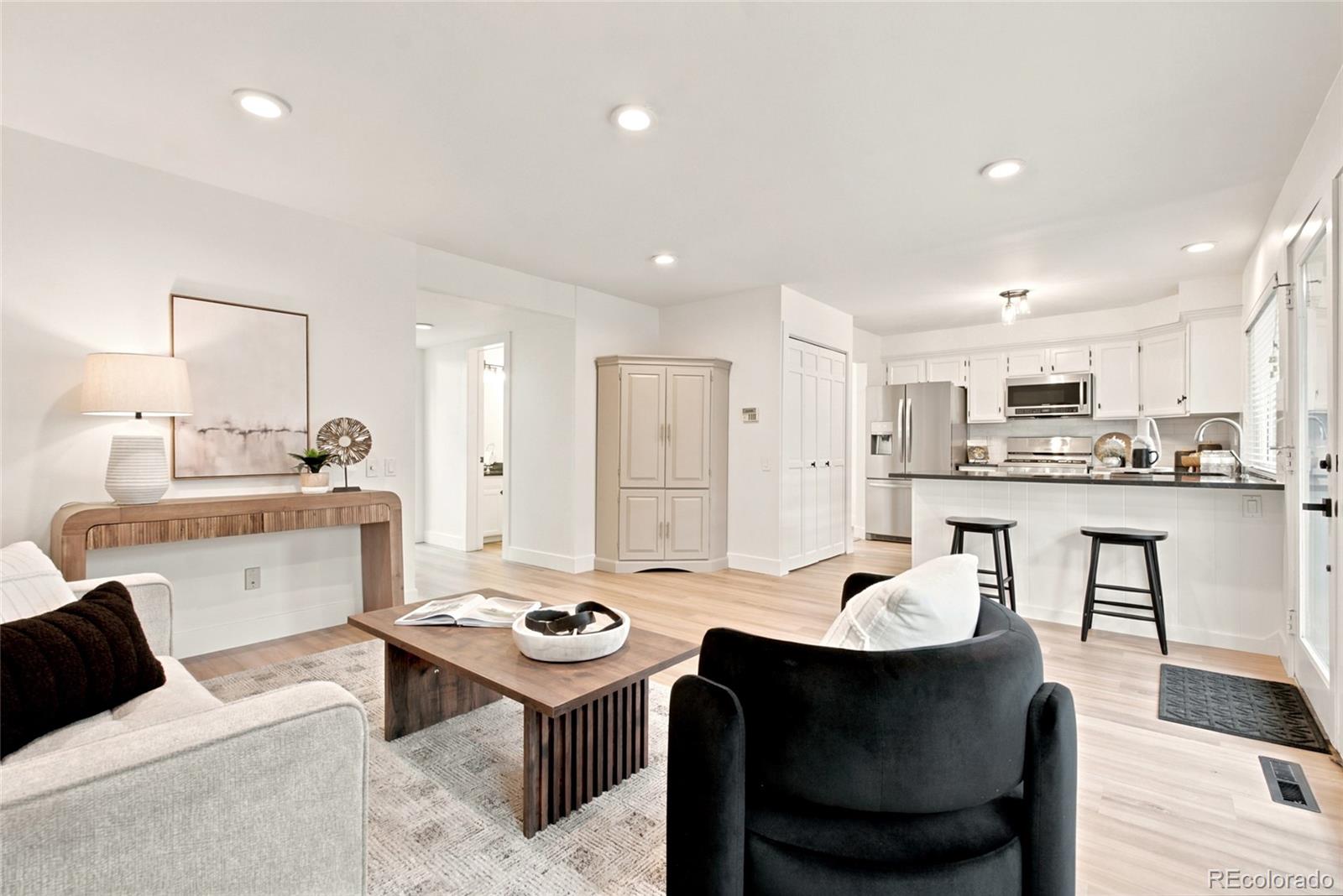 MLS Image #7 for 7572 s rosemary circle,englewood, Colorado