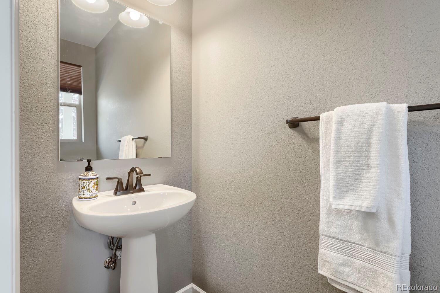 MLS Image #12 for 6977  isabell lane,arvada, Colorado