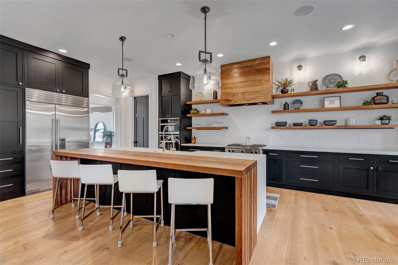 MLS Image #18 for 27041 e long circle,aurora, Colorado