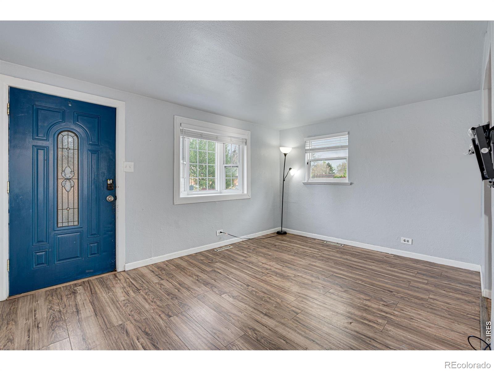 MLS Image #5 for 1301 s wolff street,denver, Colorado