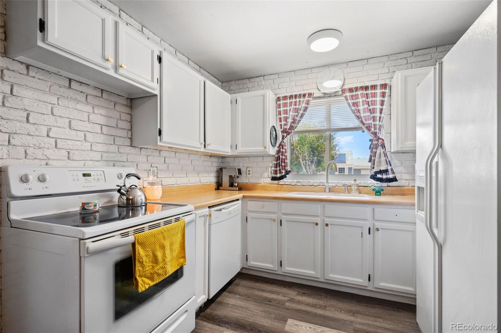 MLS Image #3 for 1927  cathay court,aurora, Colorado