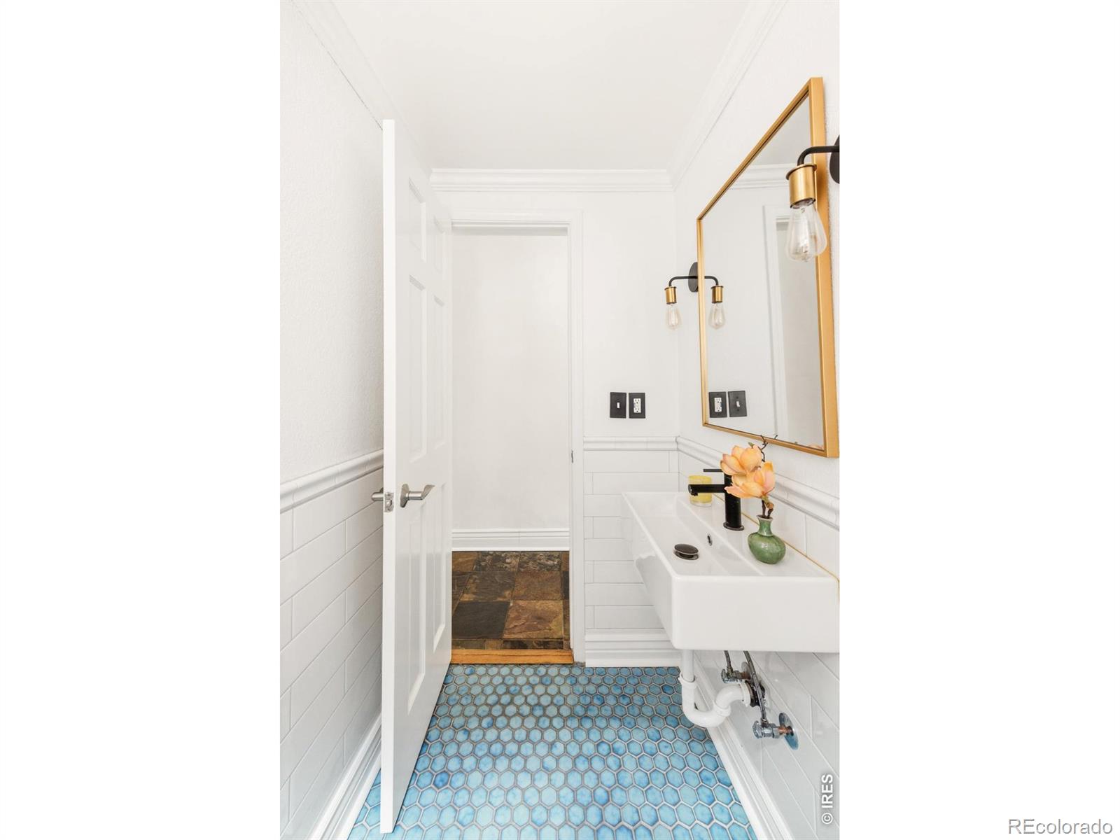 MLS Image #20 for 3015  california street,denver, Colorado