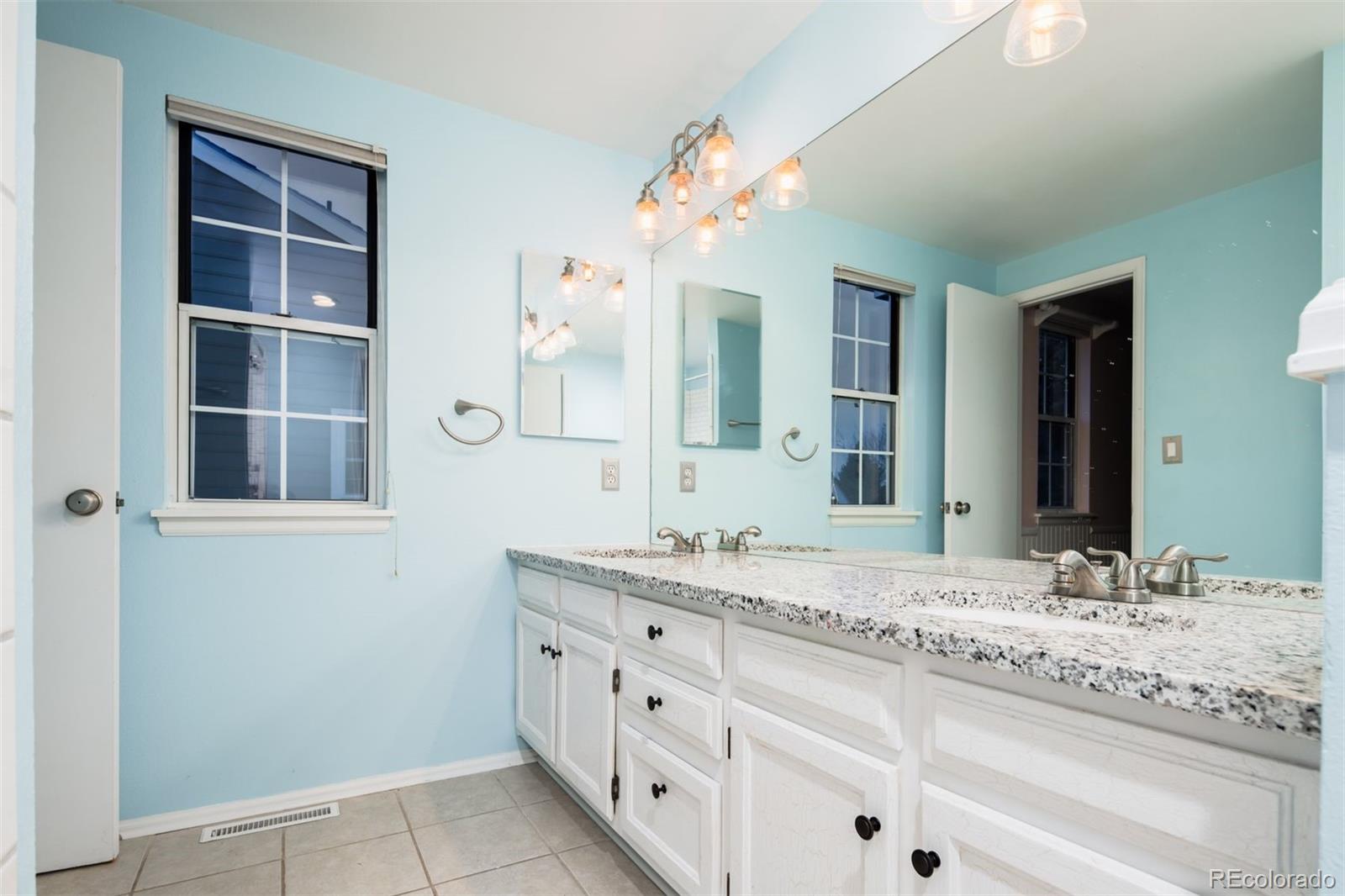 MLS Image #26 for 7743 s jersey way,centennial, Colorado