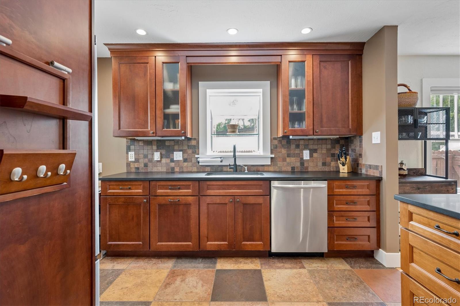 MLS Image #18 for 2340 s franklin street,denver, Colorado