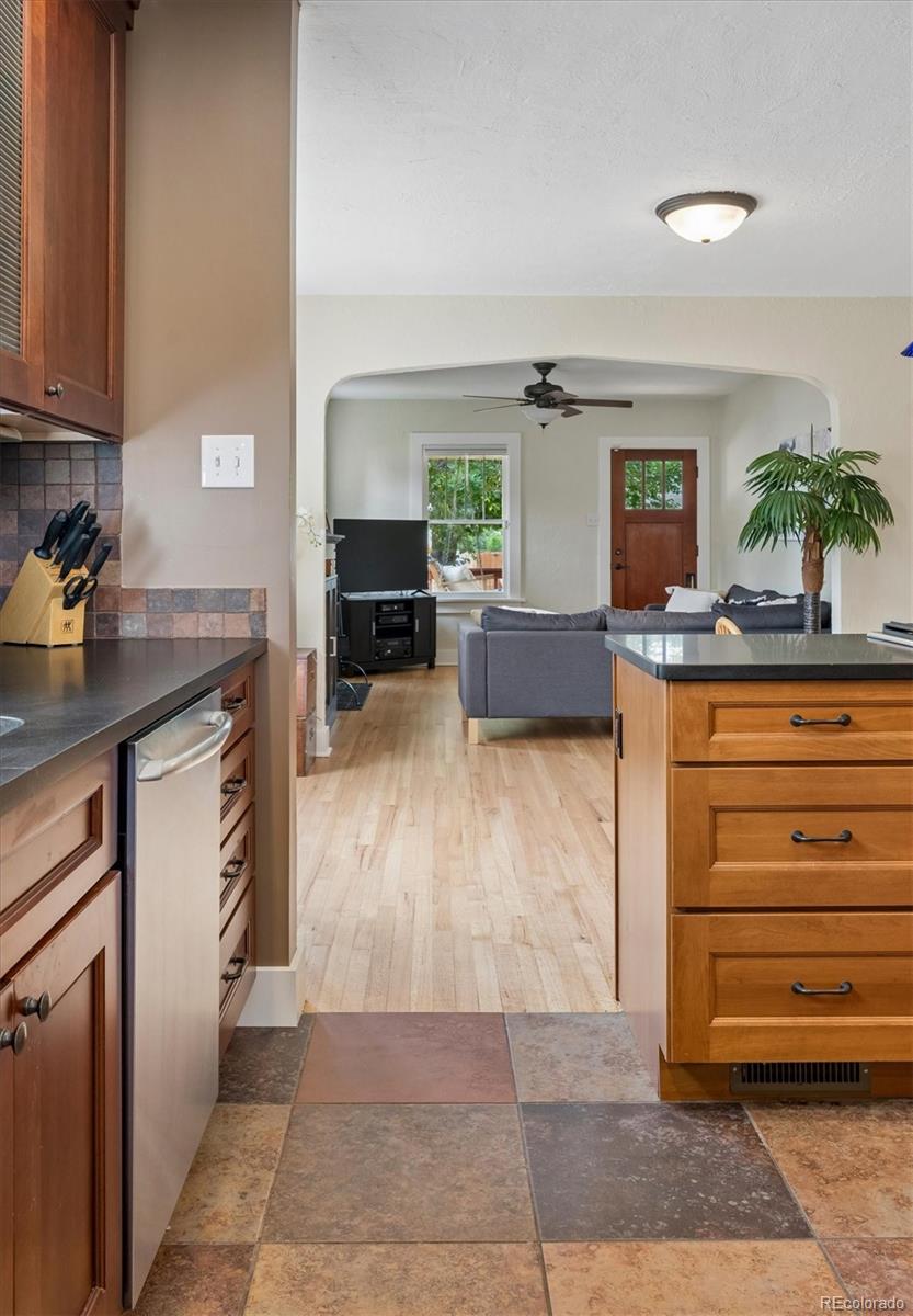 MLS Image #23 for 2340 s franklin street,denver, Colorado