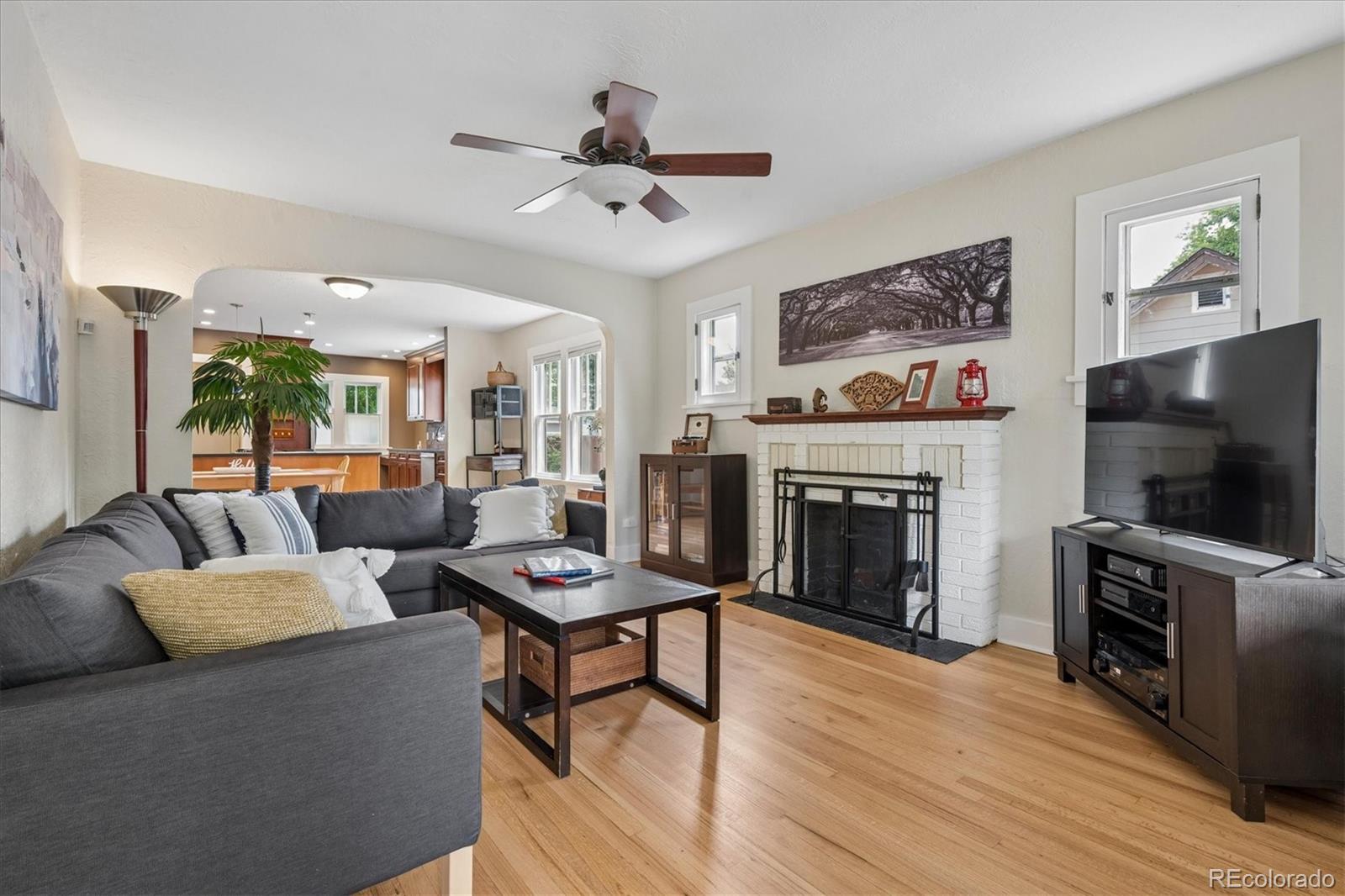 MLS Image #3 for 2340 s franklin street,denver, Colorado