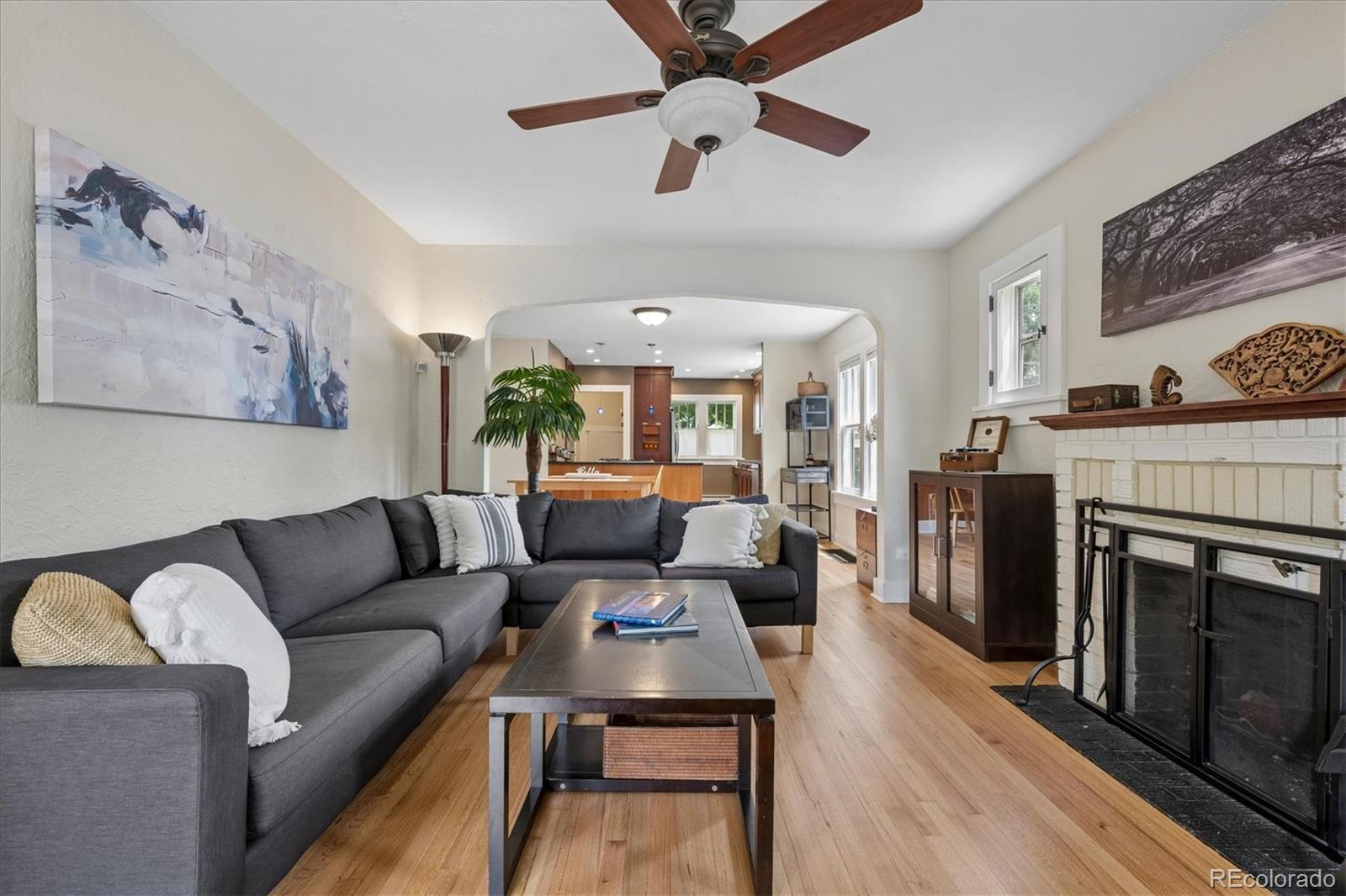 MLS Image #4 for 2340 s franklin street,denver, Colorado