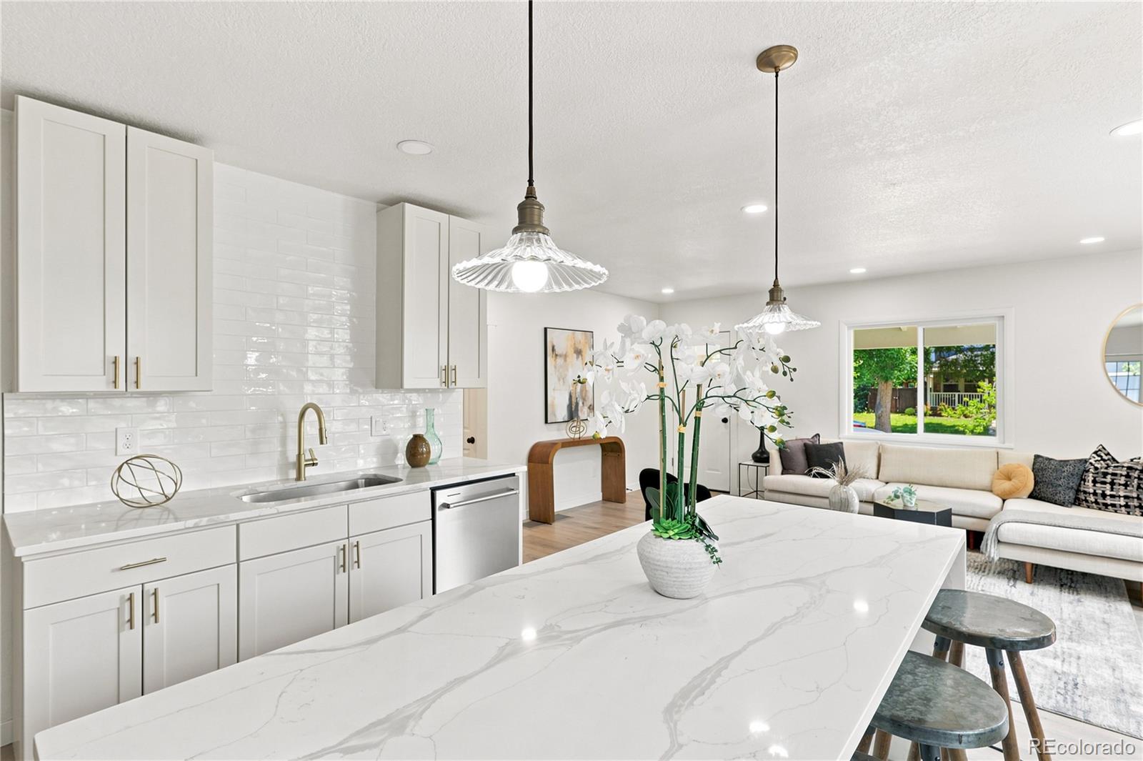 MLS Image #20 for 2055 s williams street,denver, Colorado