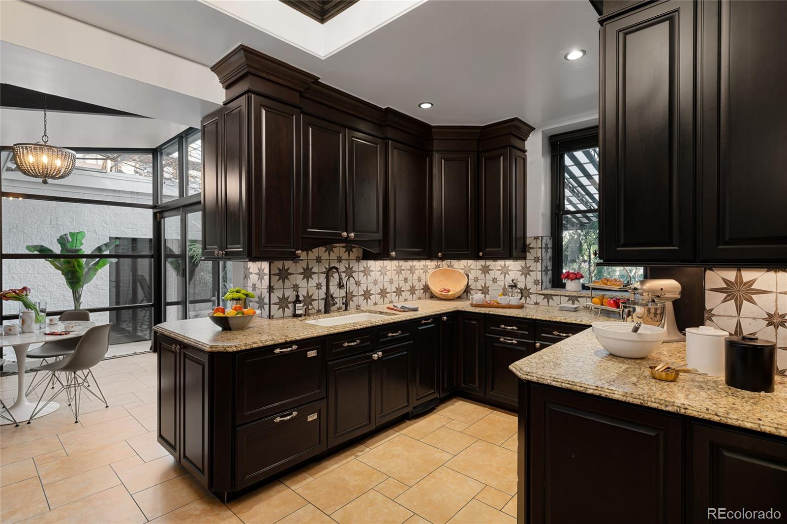 MLS Image #11 for 740 n washington street,denver, Colorado